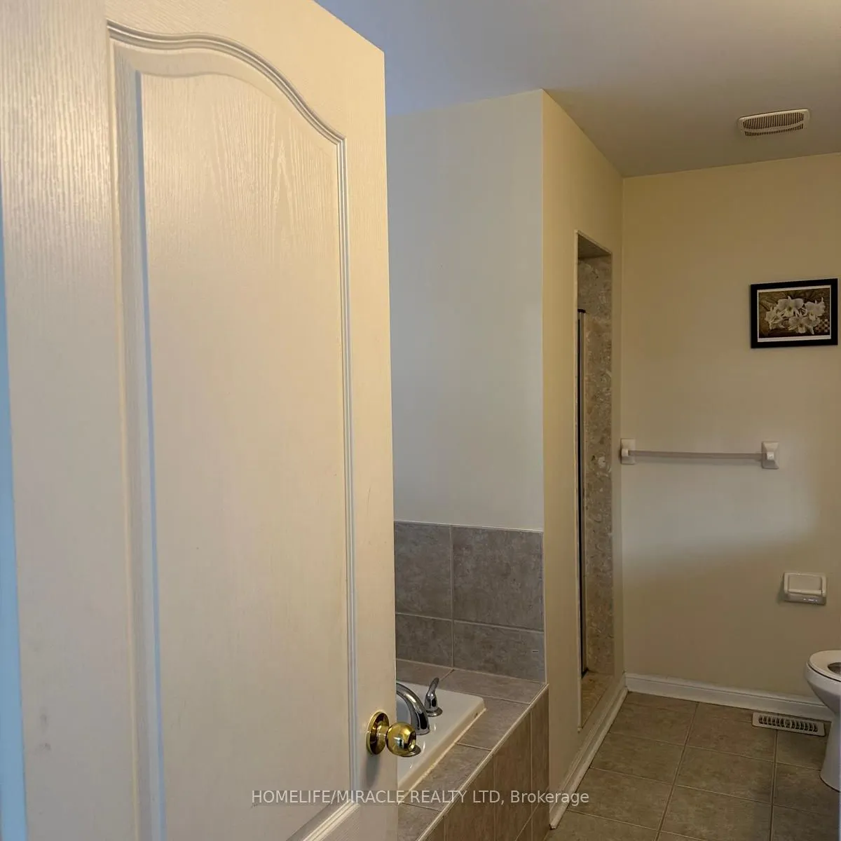 6 Coachlight Crescent
