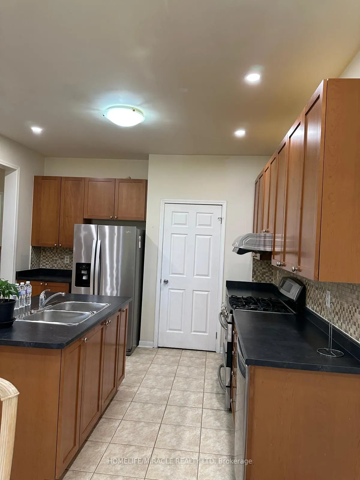 6 Coachlight Crescent