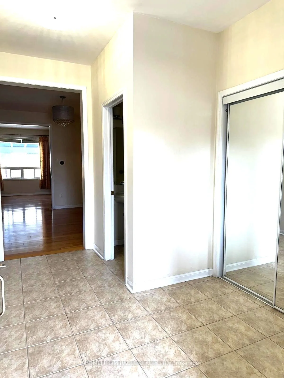 6 Coachlight Crescent