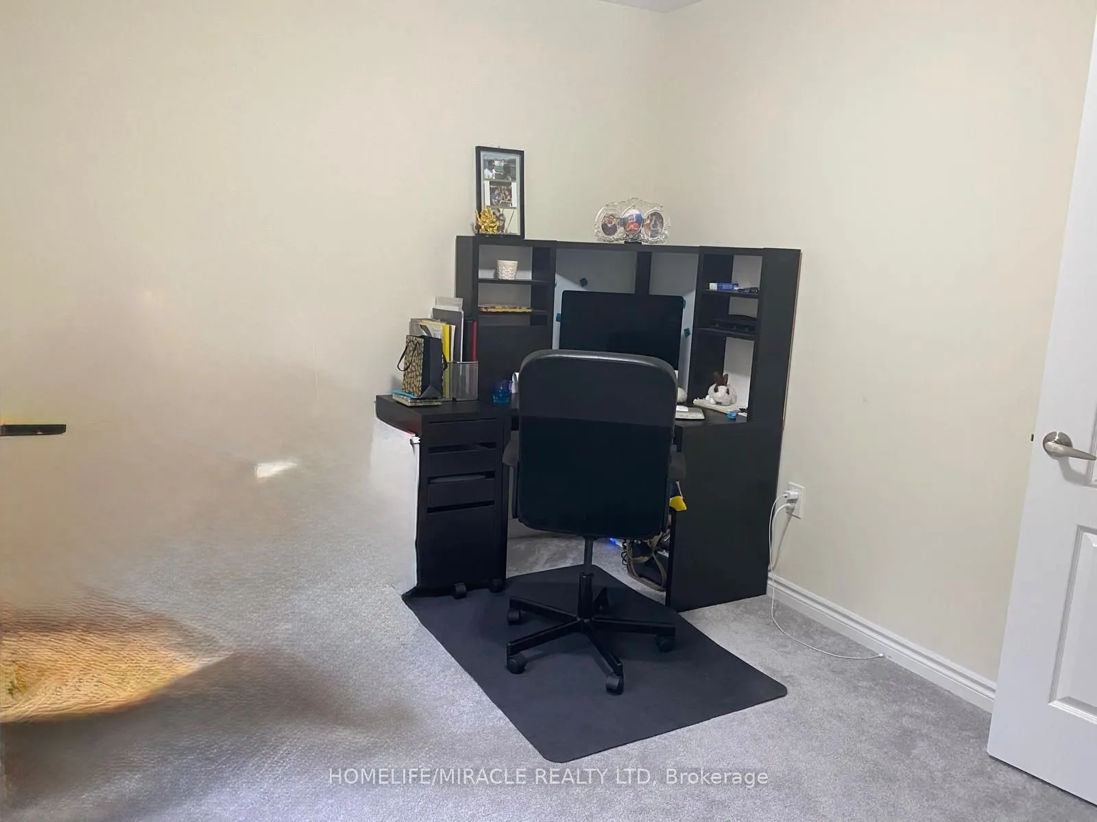 26 Feeder Street