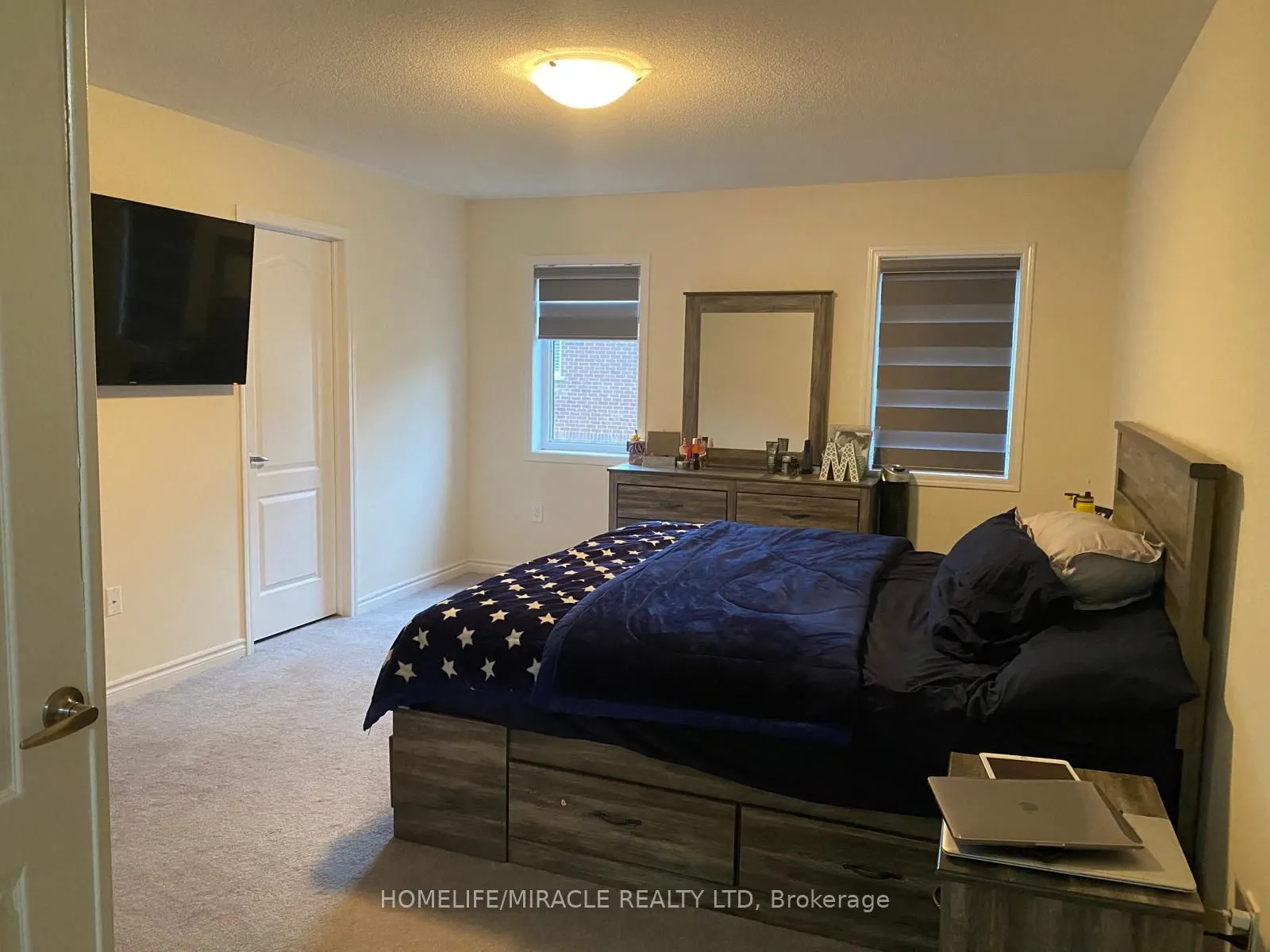 26 Feeder Street