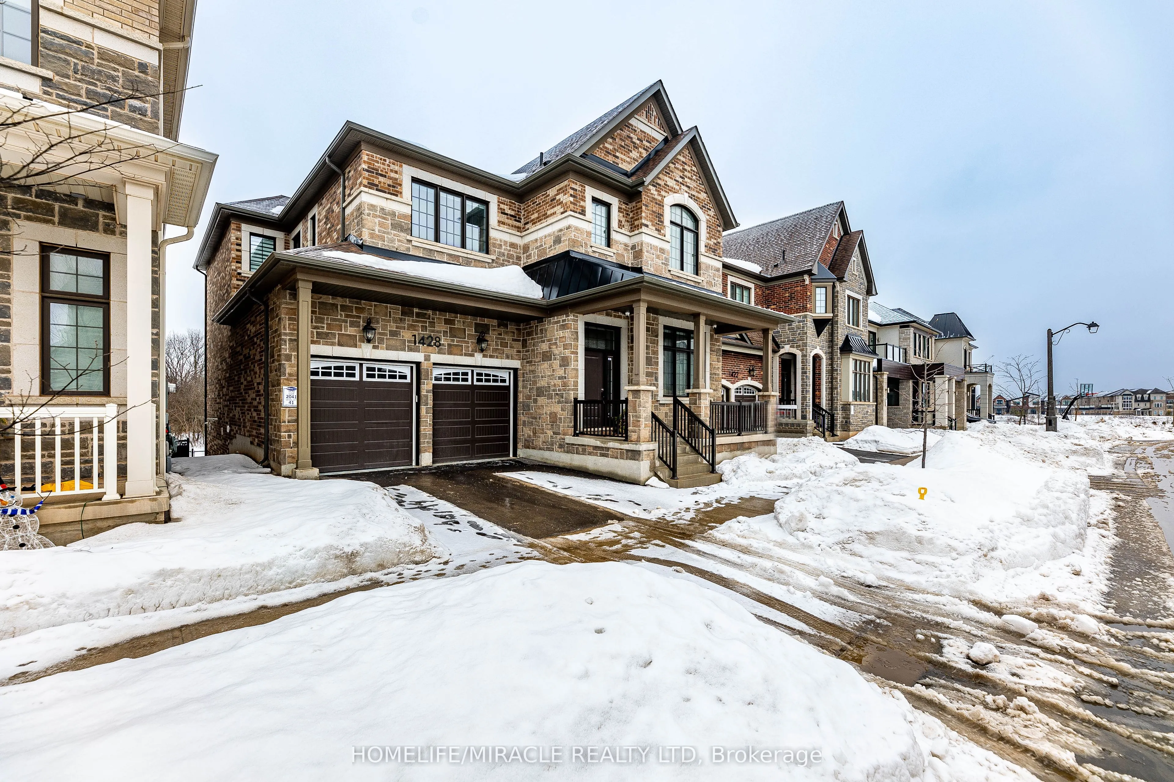 1428 Ford Strathy Crescent