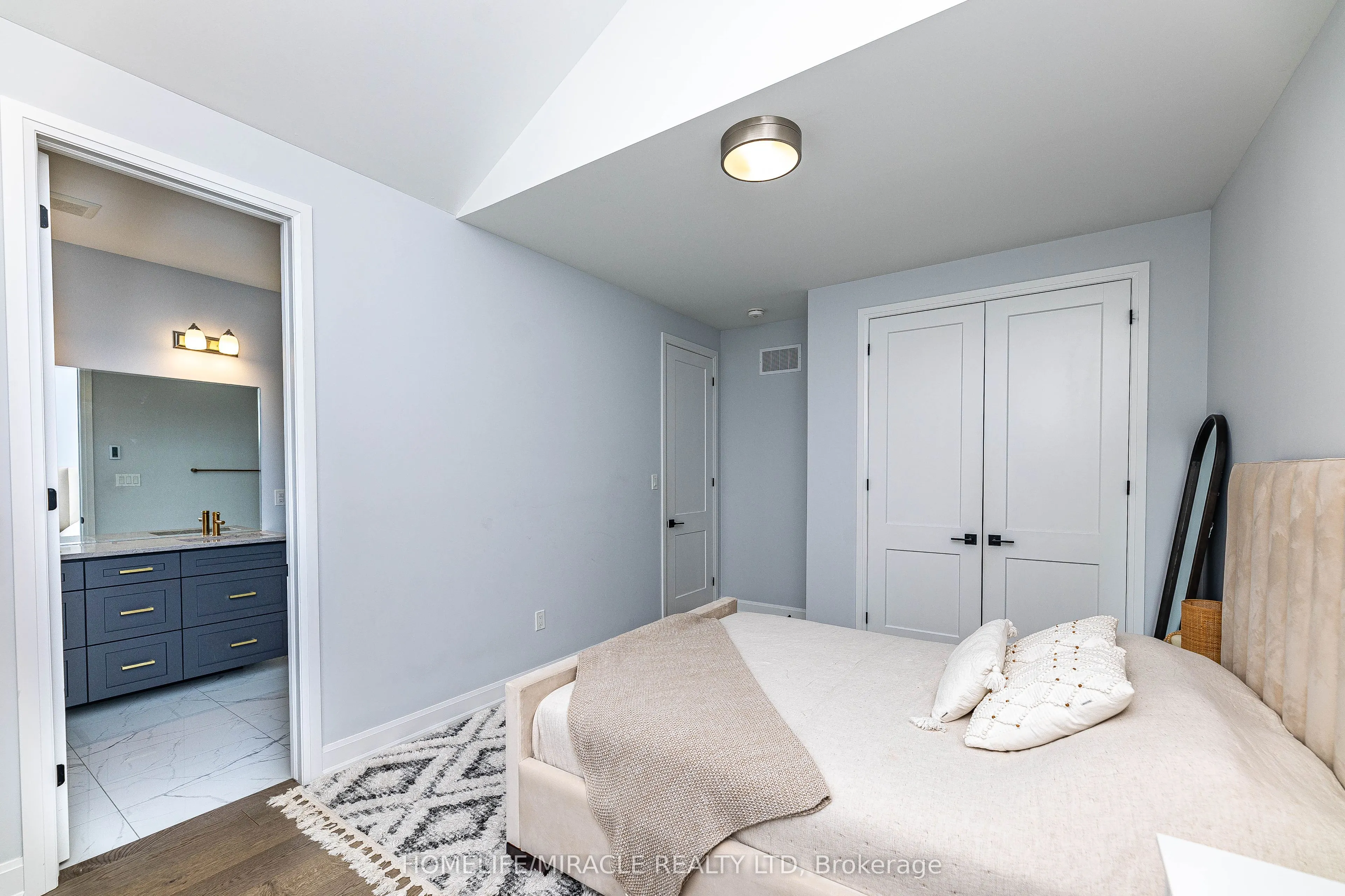 1428 Ford Strathy Crescent