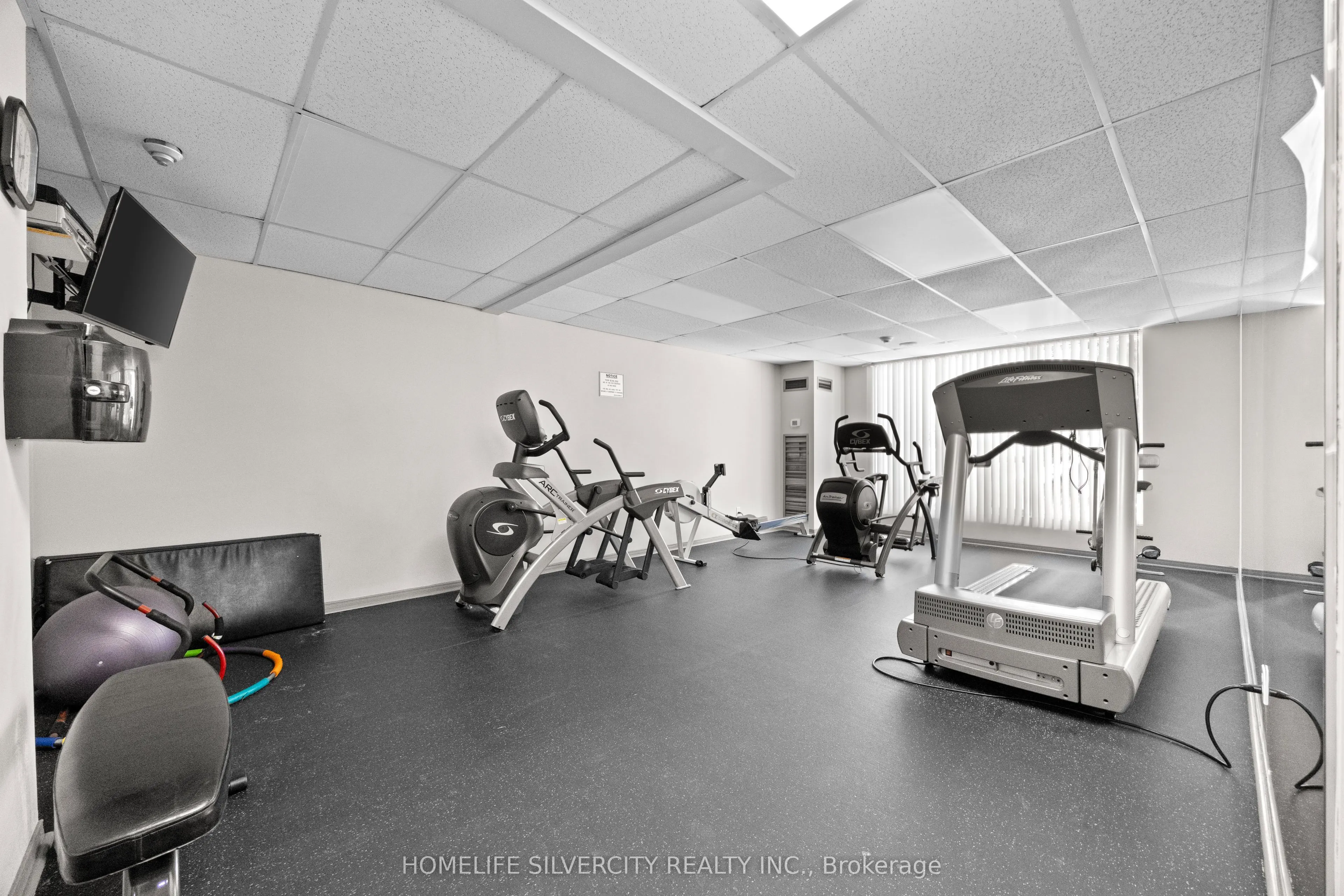 145 Hillcrest Avenue, #913