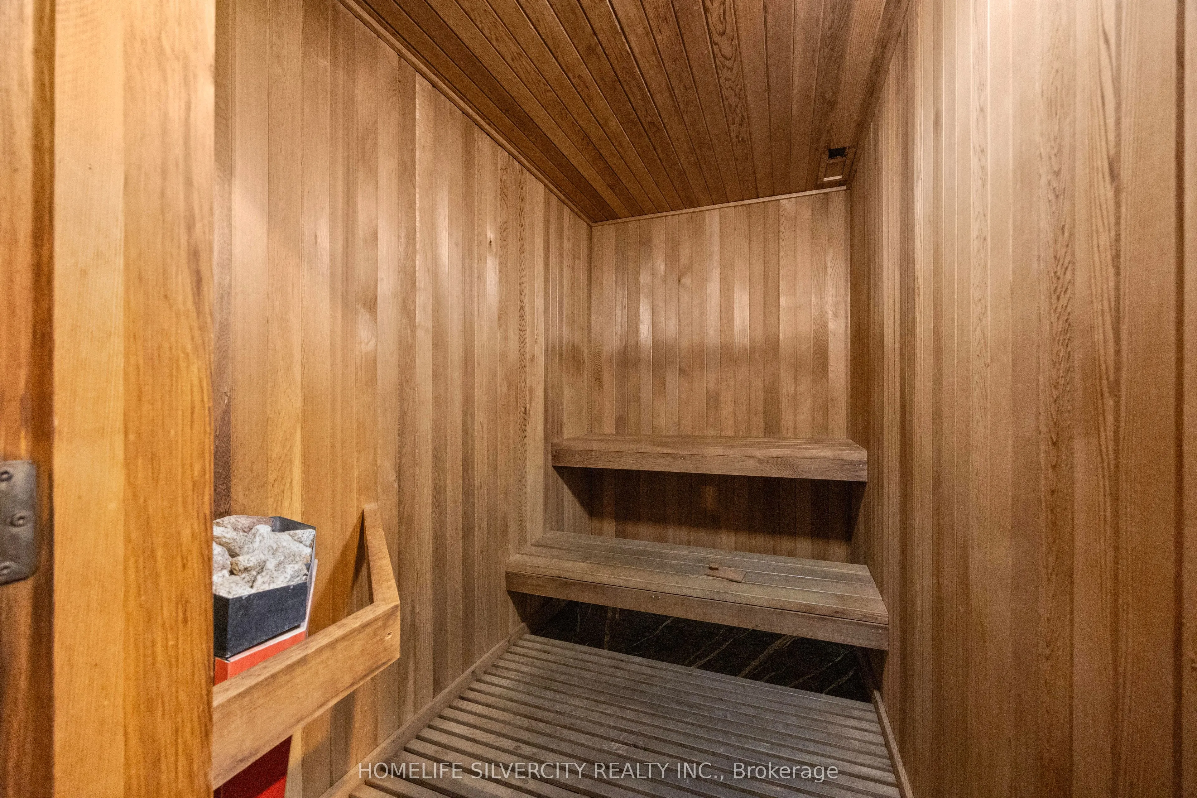 145 Hillcrest Avenue, #913