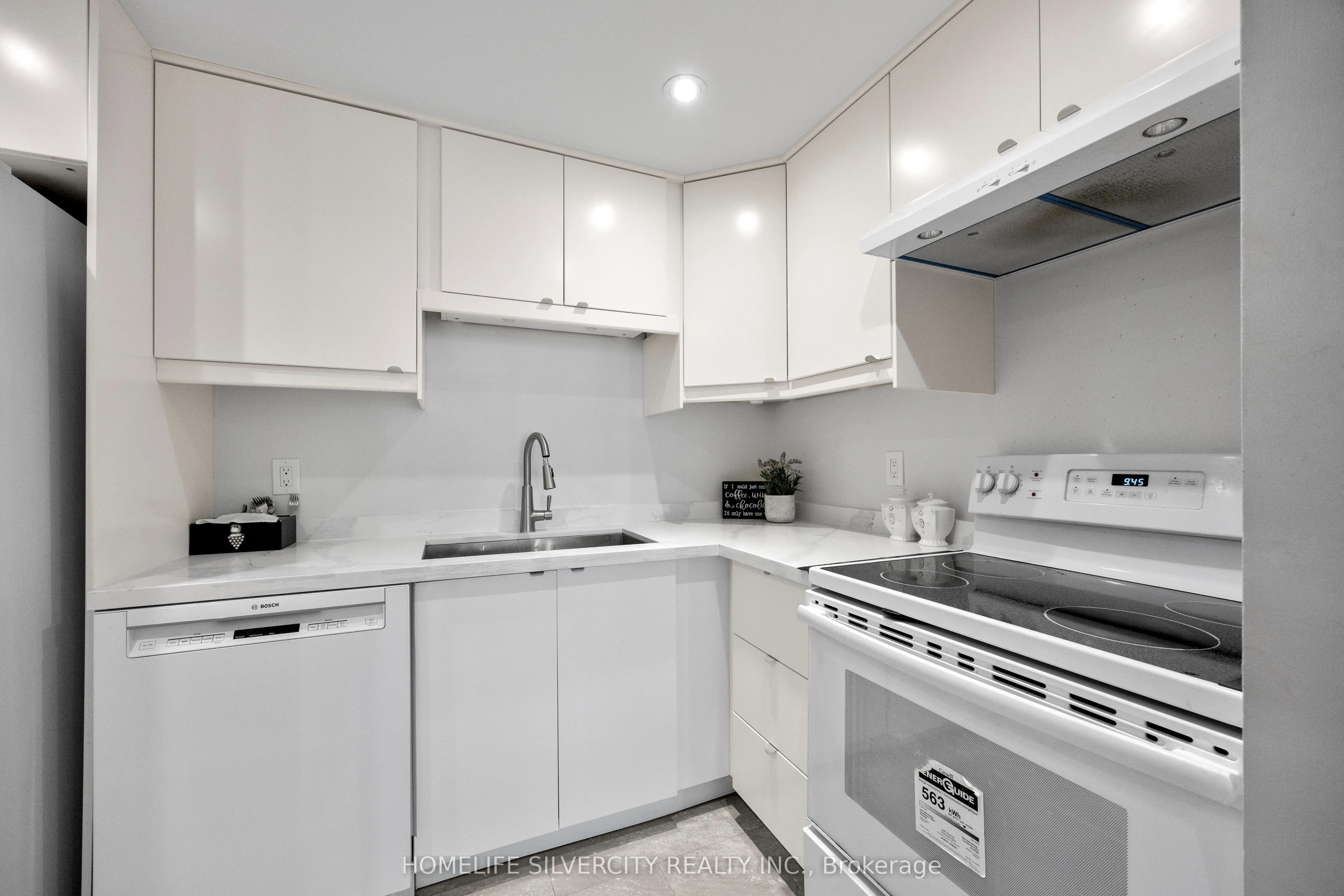 145 Hillcrest Avenue, #913