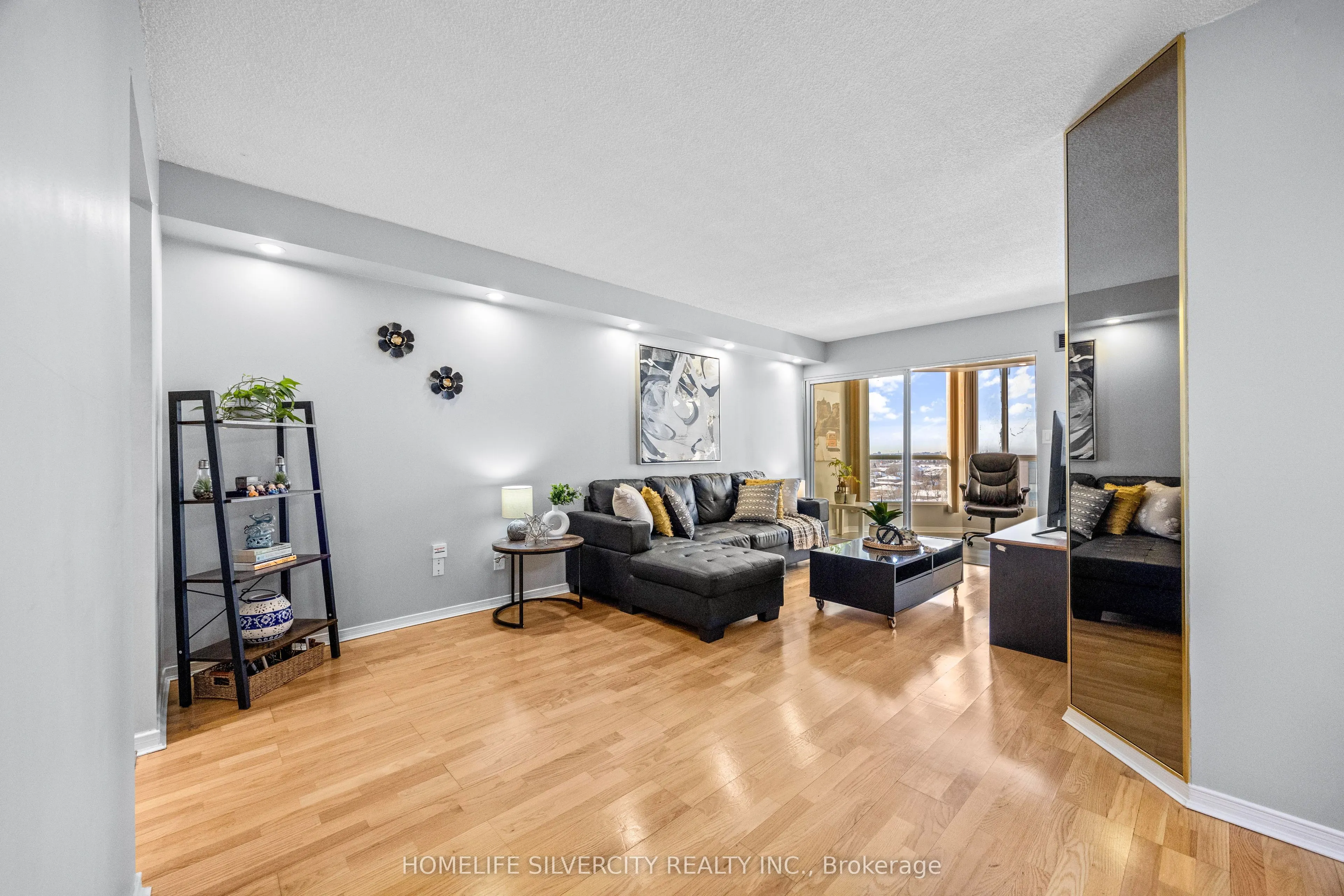 145 Hillcrest Avenue, #913