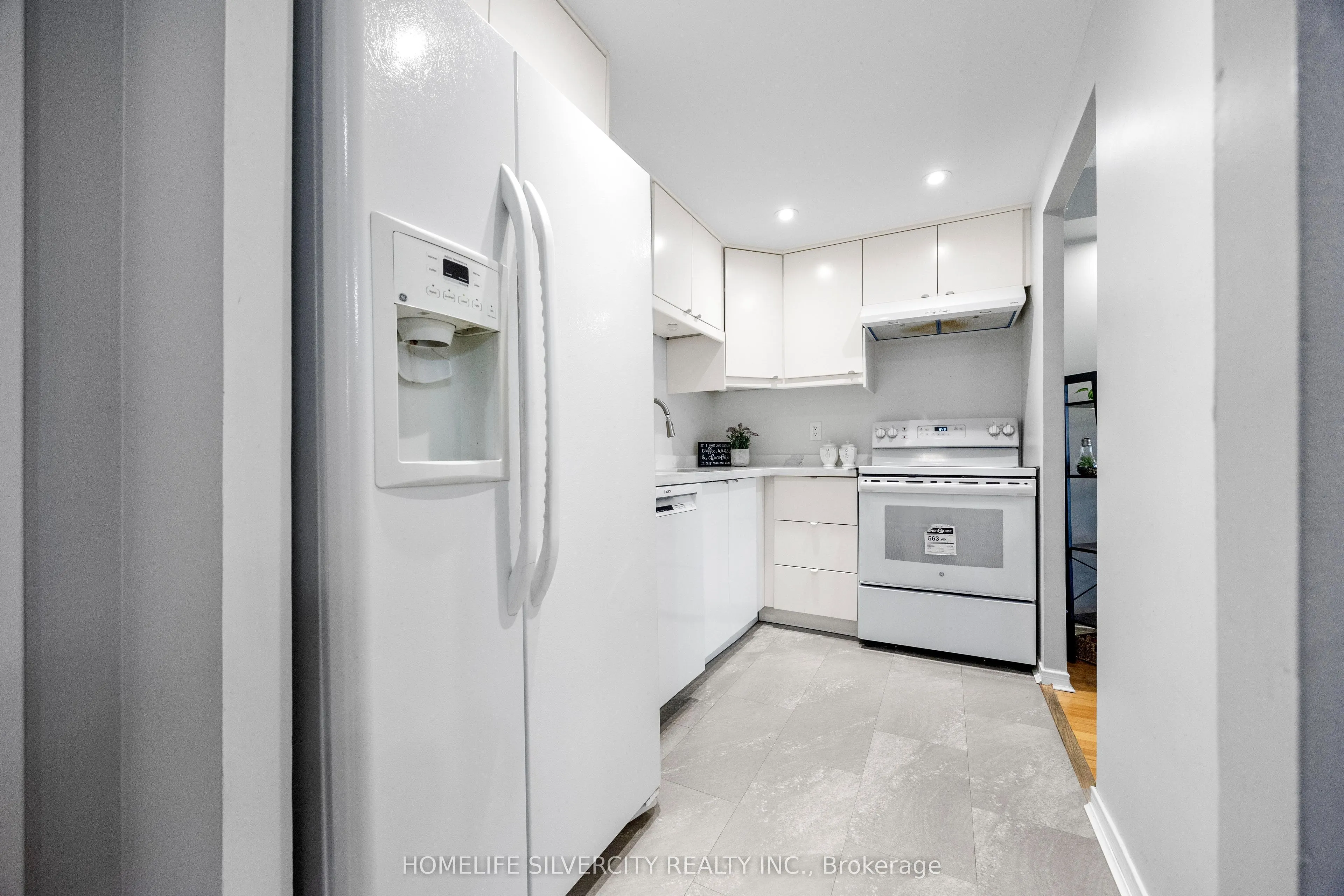 145 Hillcrest Avenue, #913