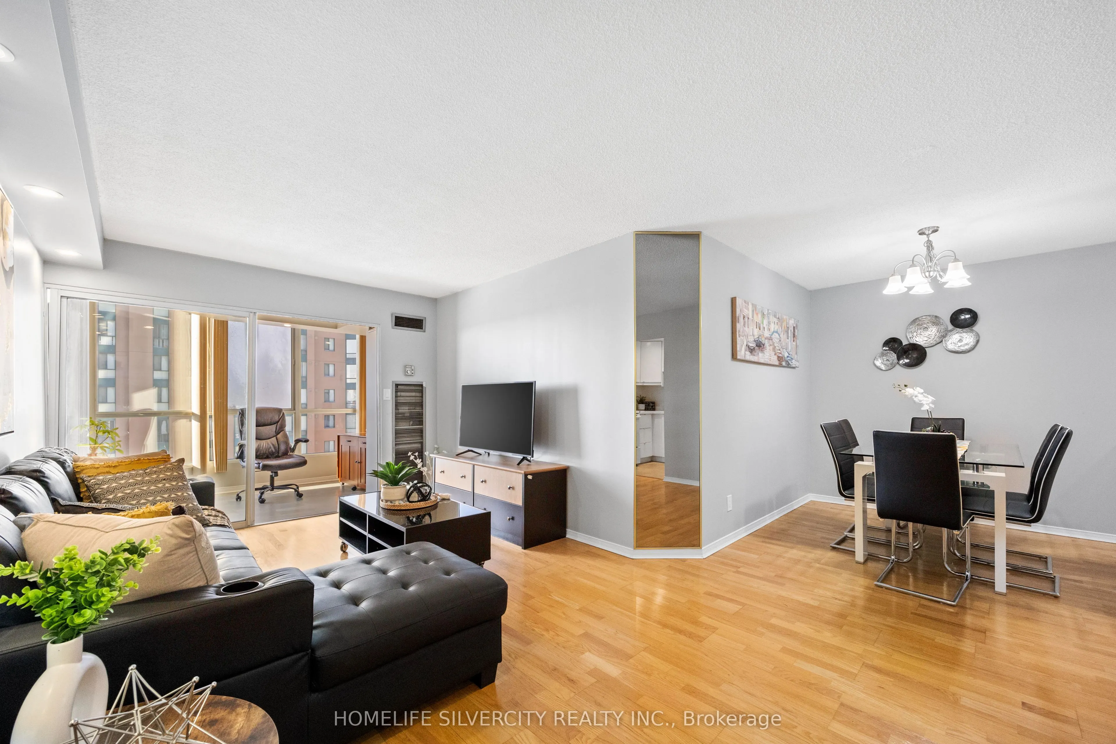 145 Hillcrest Avenue, #913