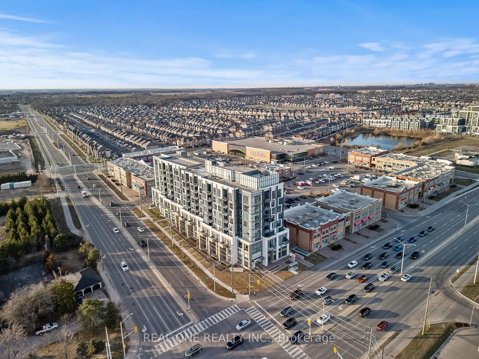 509 Dundas Street W, #814