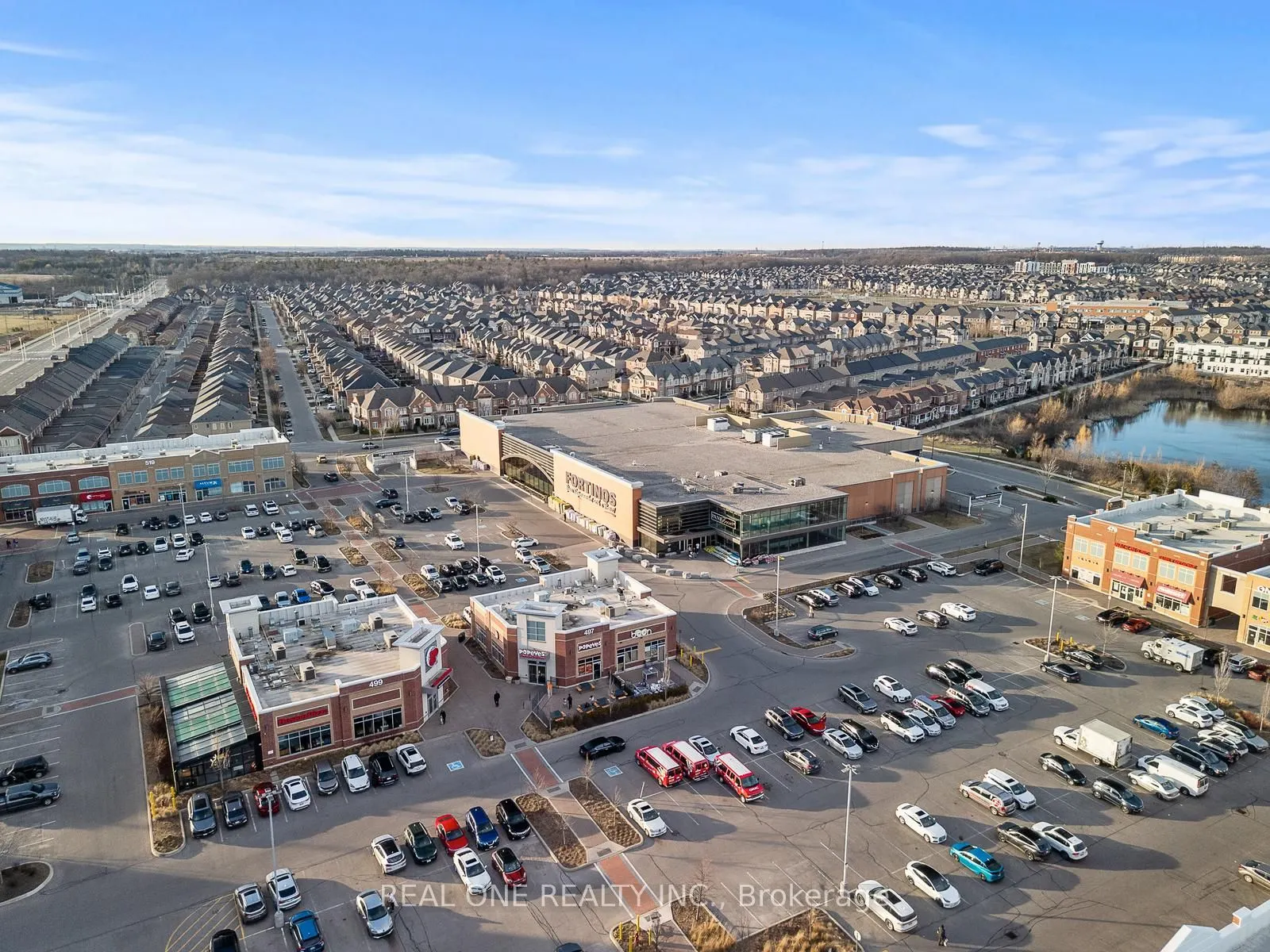 509 Dundas Street W, #814