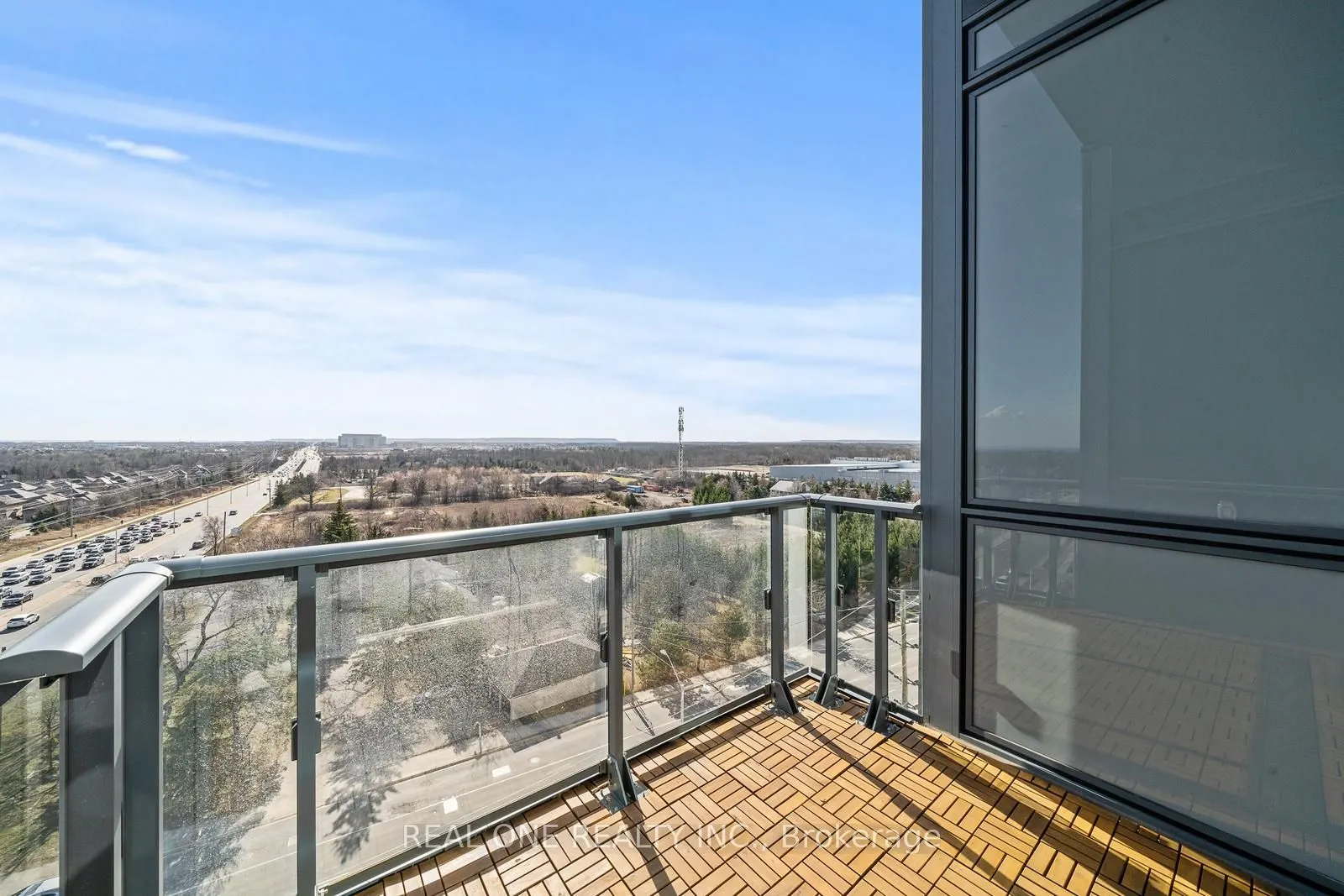 509 Dundas Street W, #814