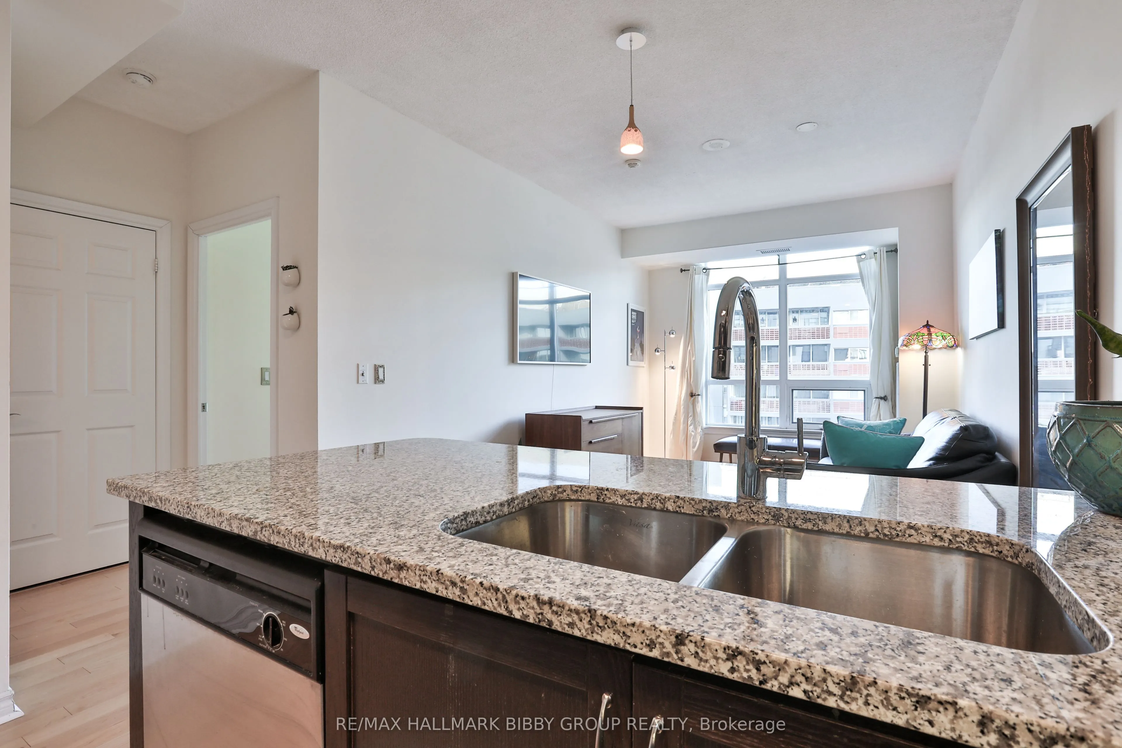 1135 Royal York Road, #814