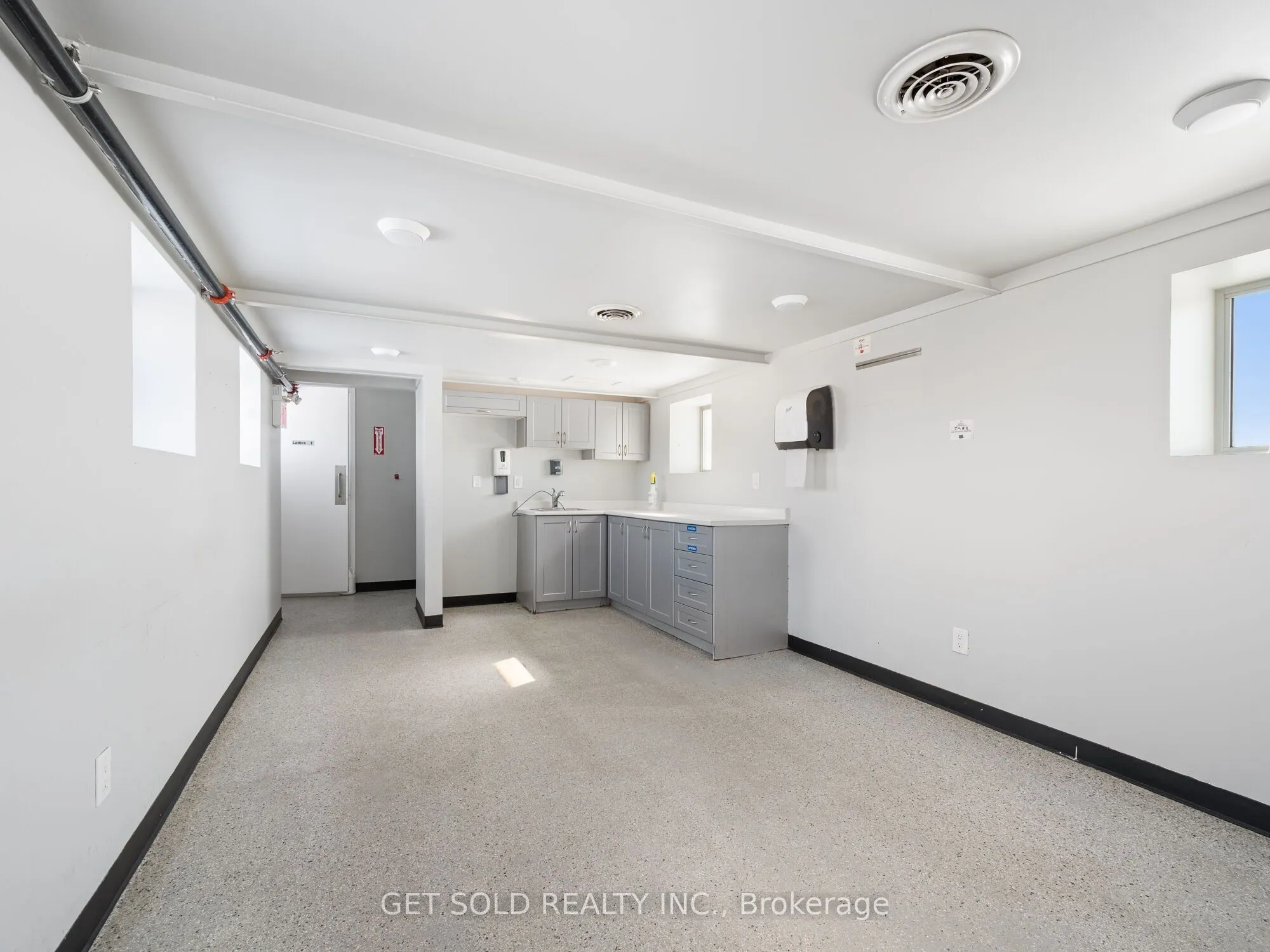 650 Fenmar Drive
