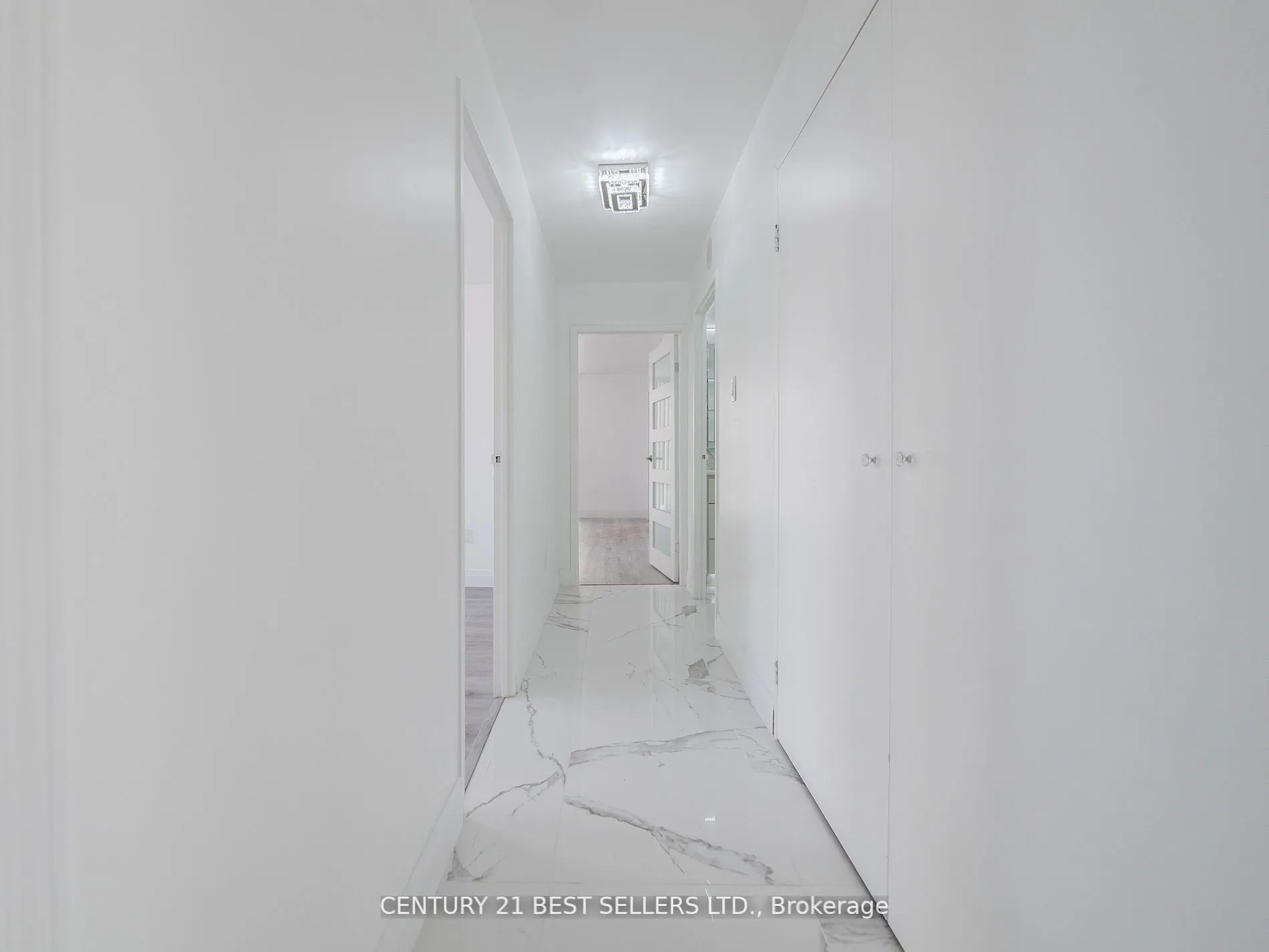 3650 Kaneff Crescent, #601