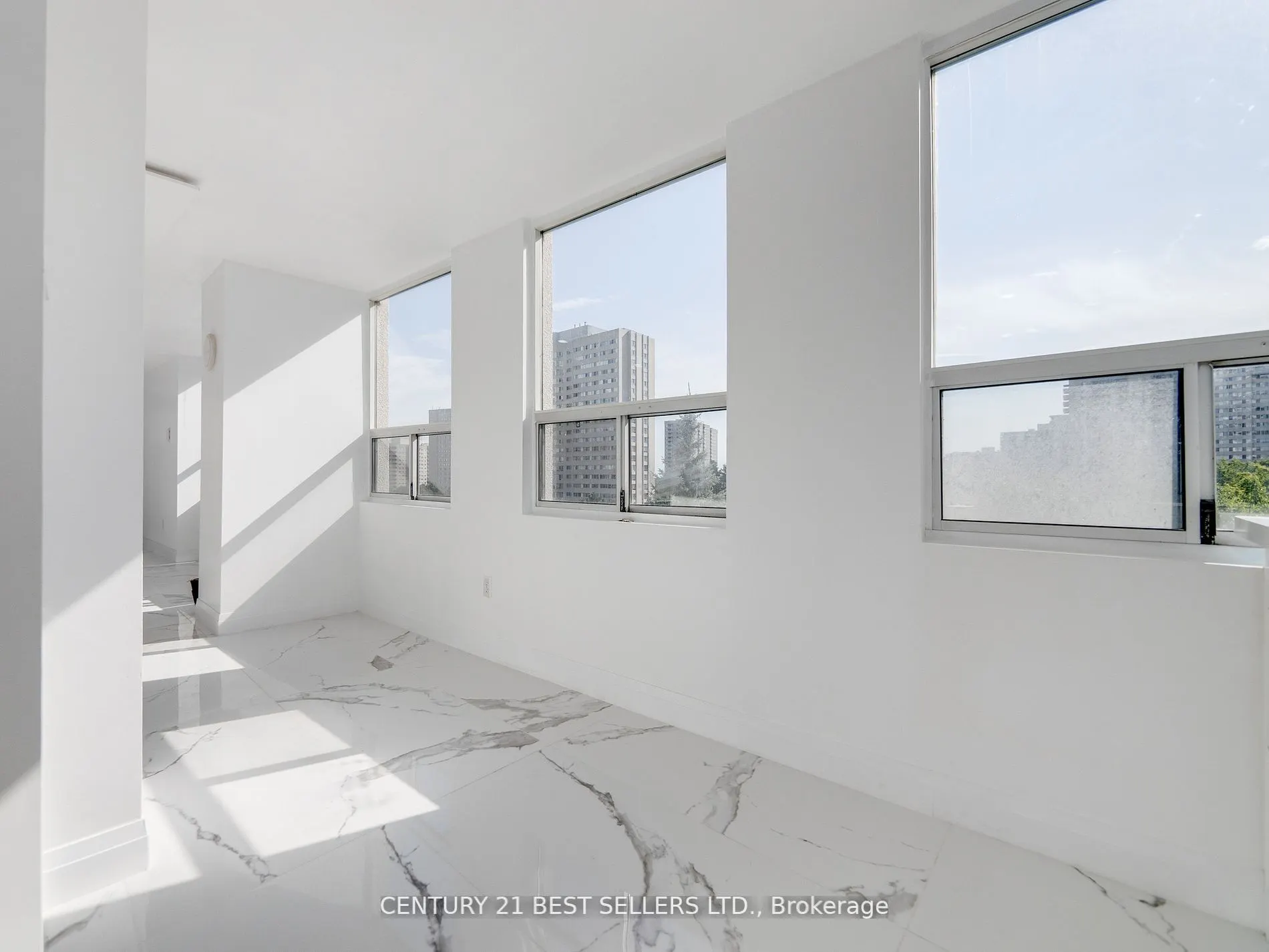 3650 Kaneff Crescent, #601