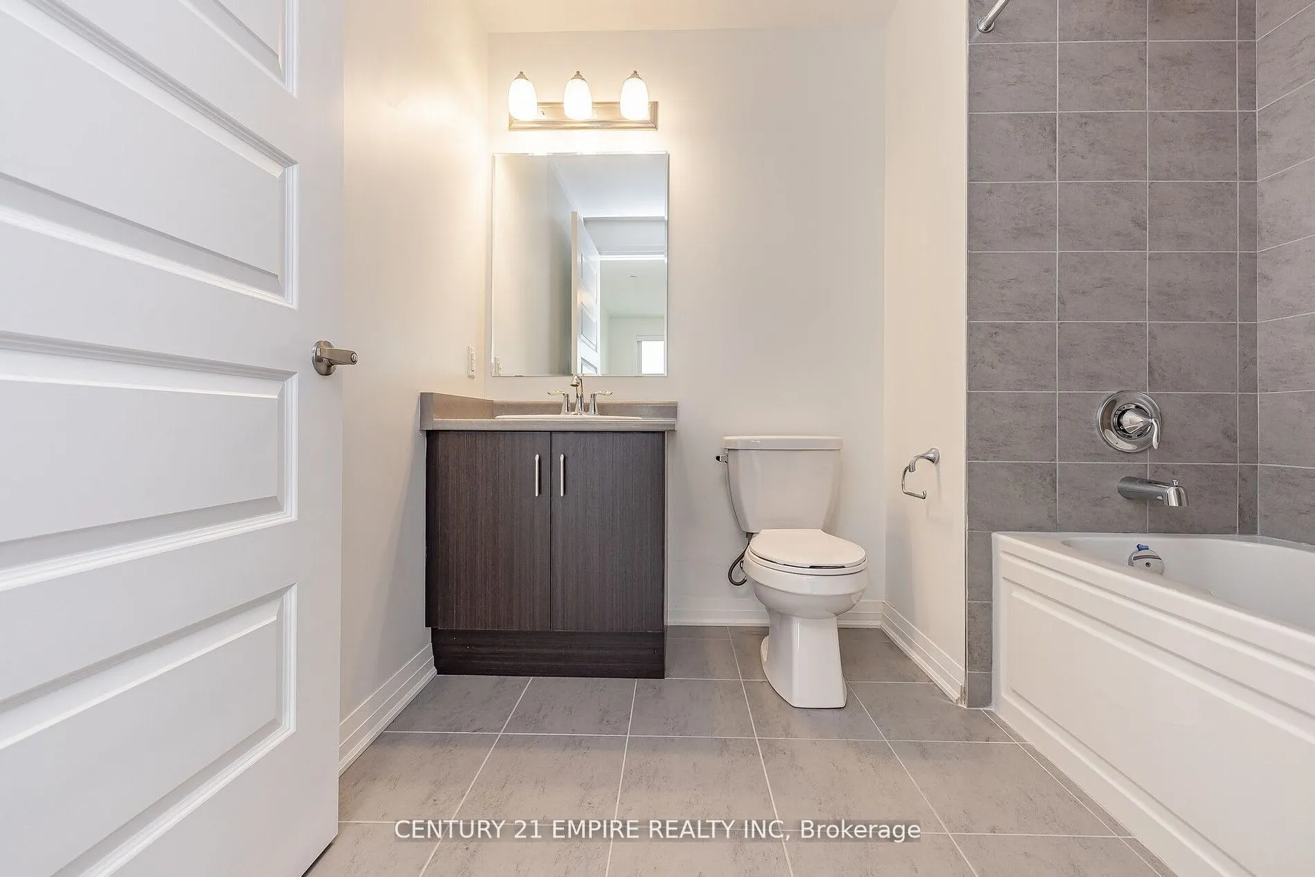 95 Dundas Street W, #503