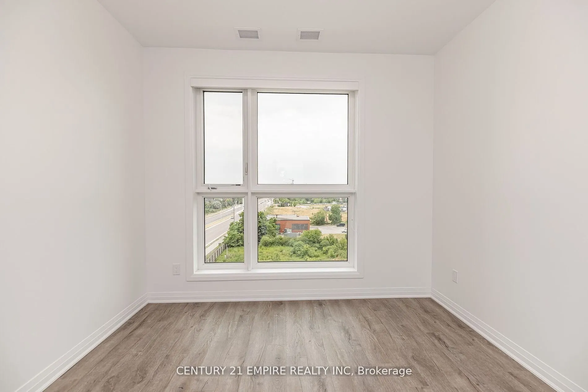 95 Dundas Street W, #503