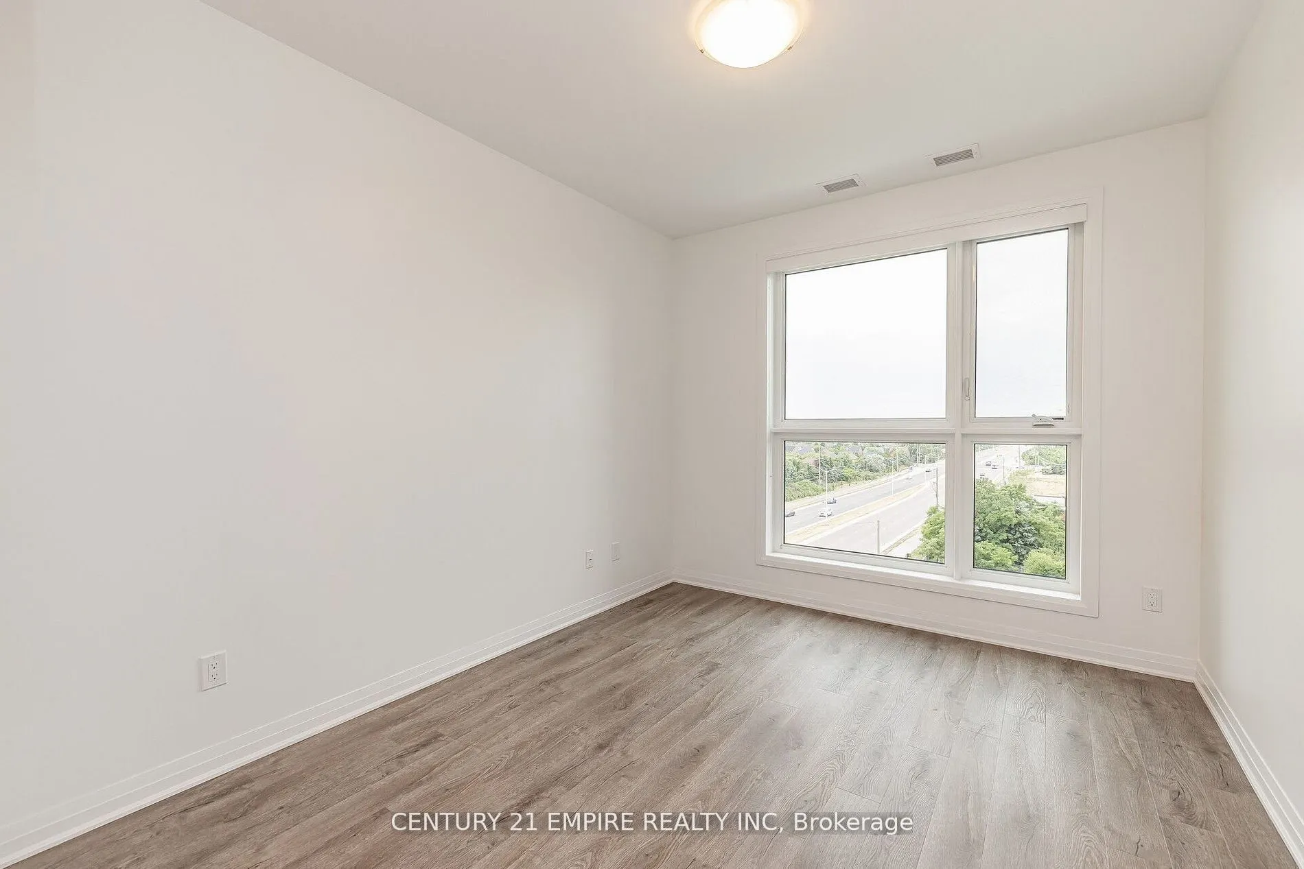 95 Dundas Street W, #503