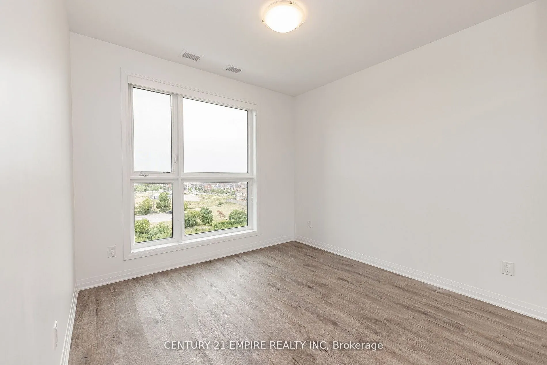 95 Dundas Street W, #503