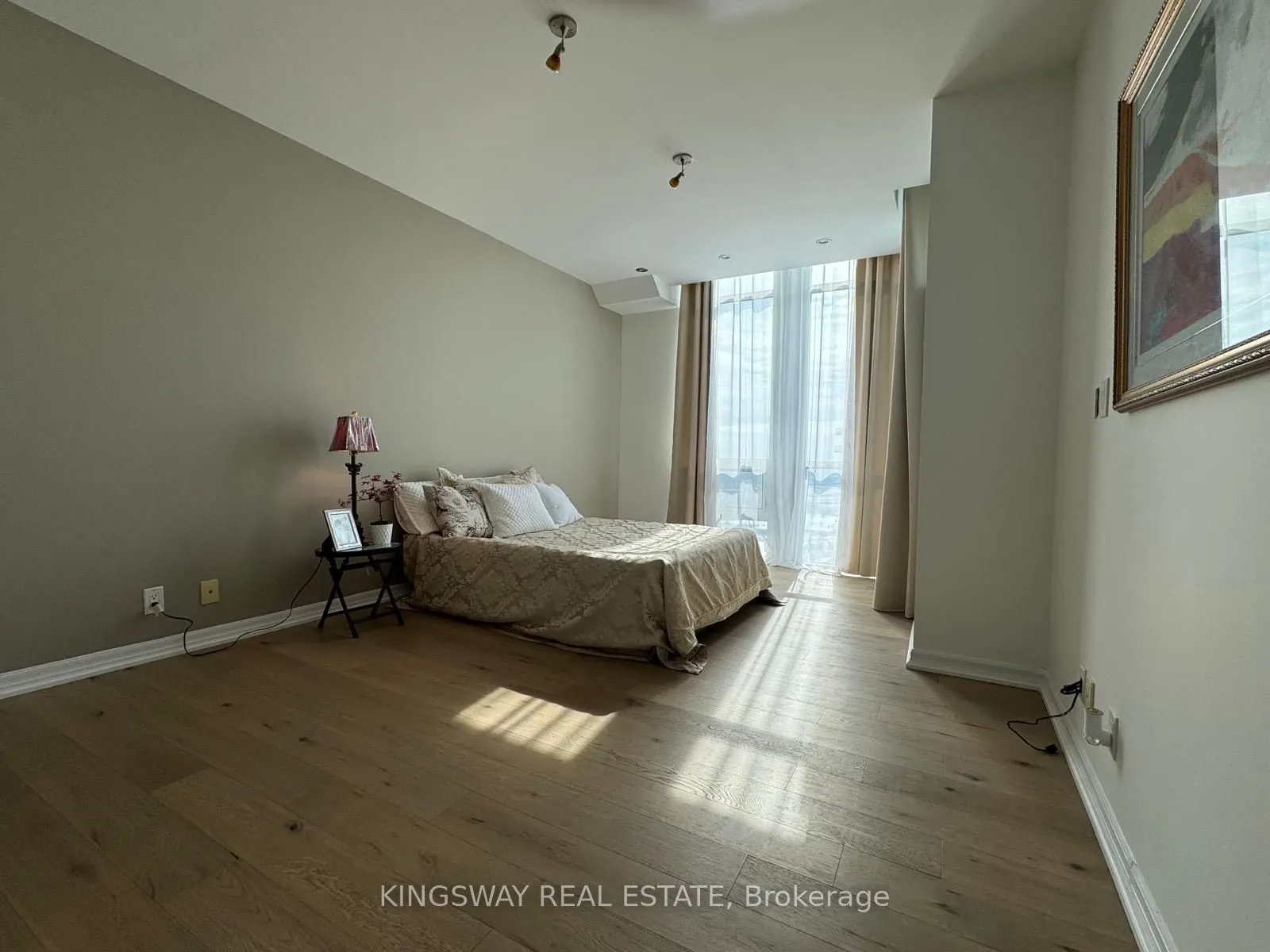 220 Burnhamthorpe Road W #3404
