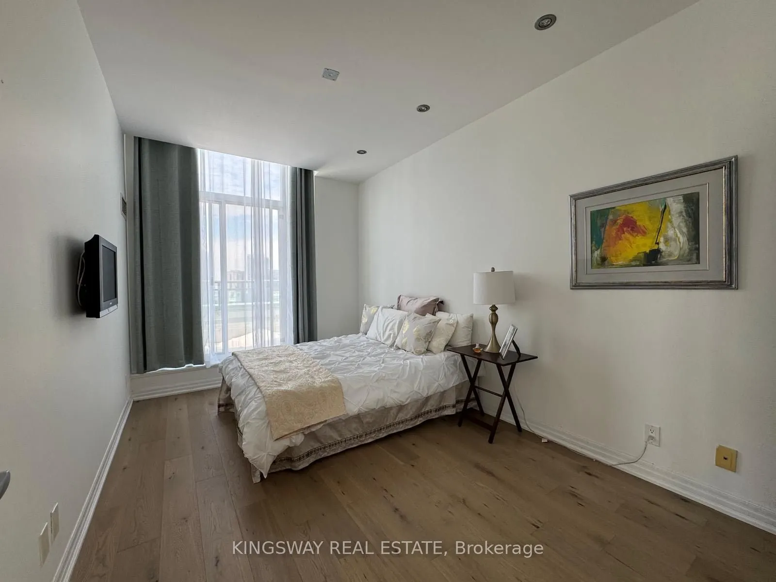 220 Burnhamthorpe Road W #3404