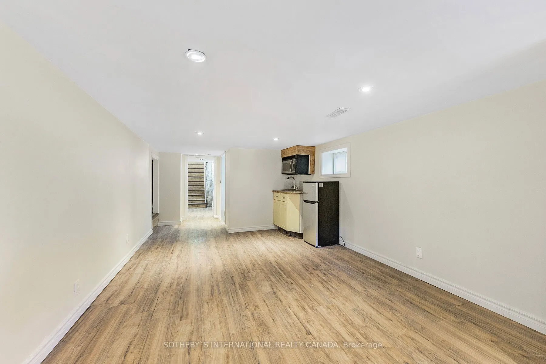 70 Dunraven Drive
