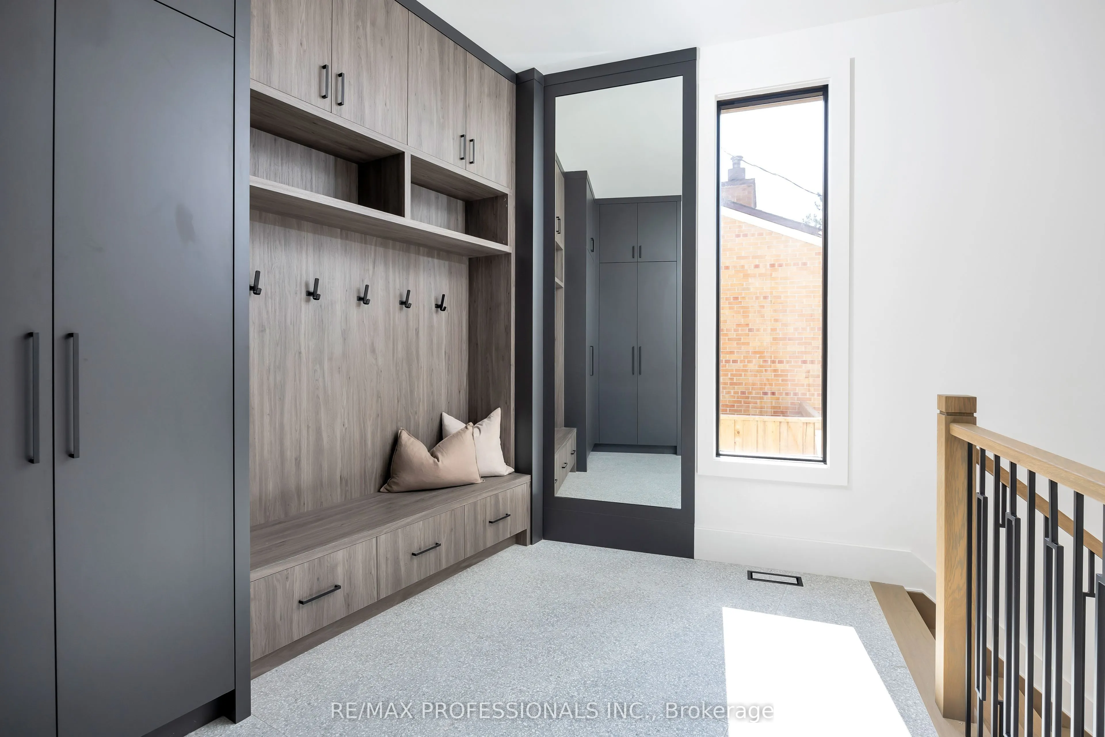 15 Edenbrook Hill