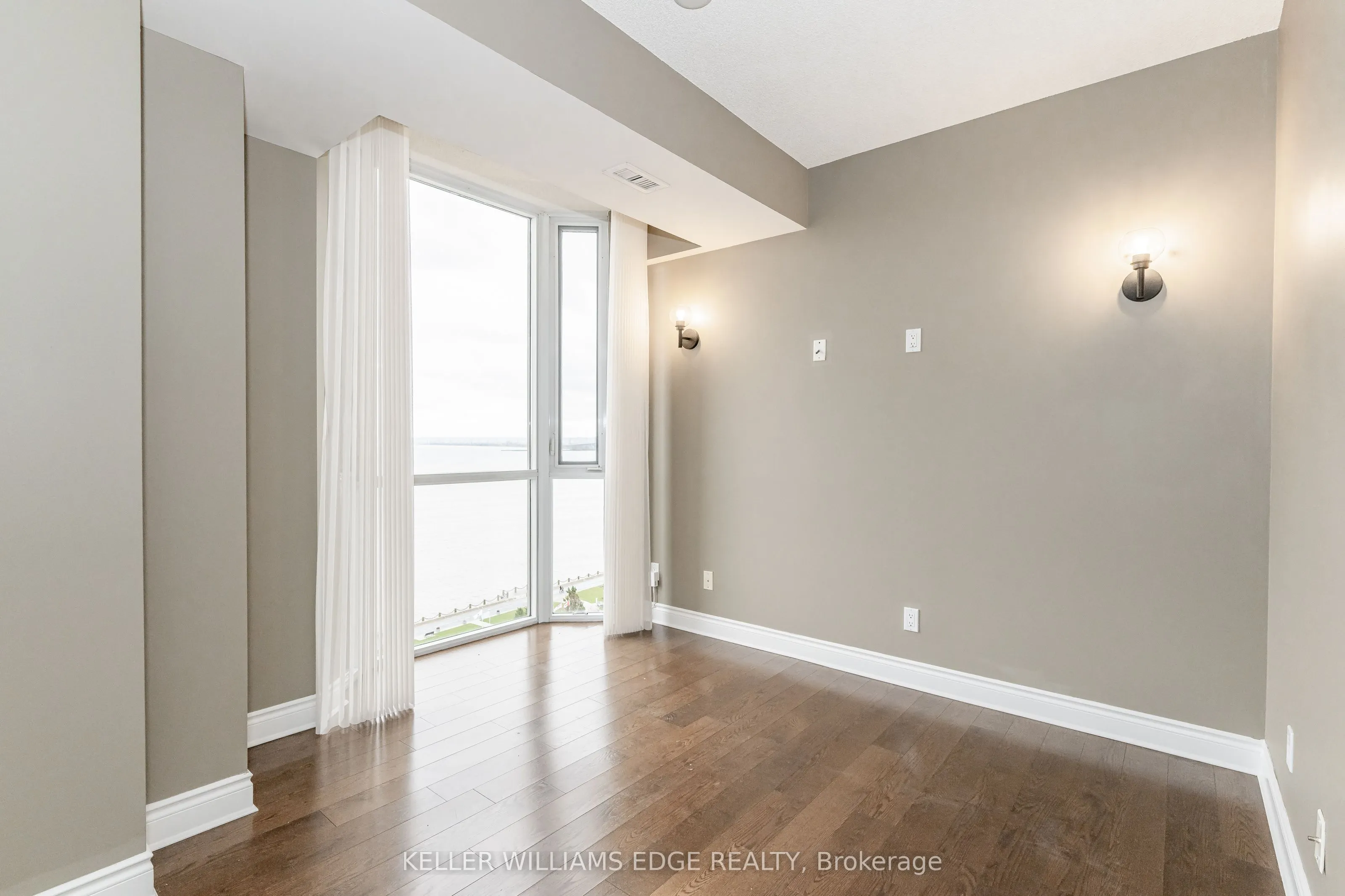1477 Lakeshore Road, #1003