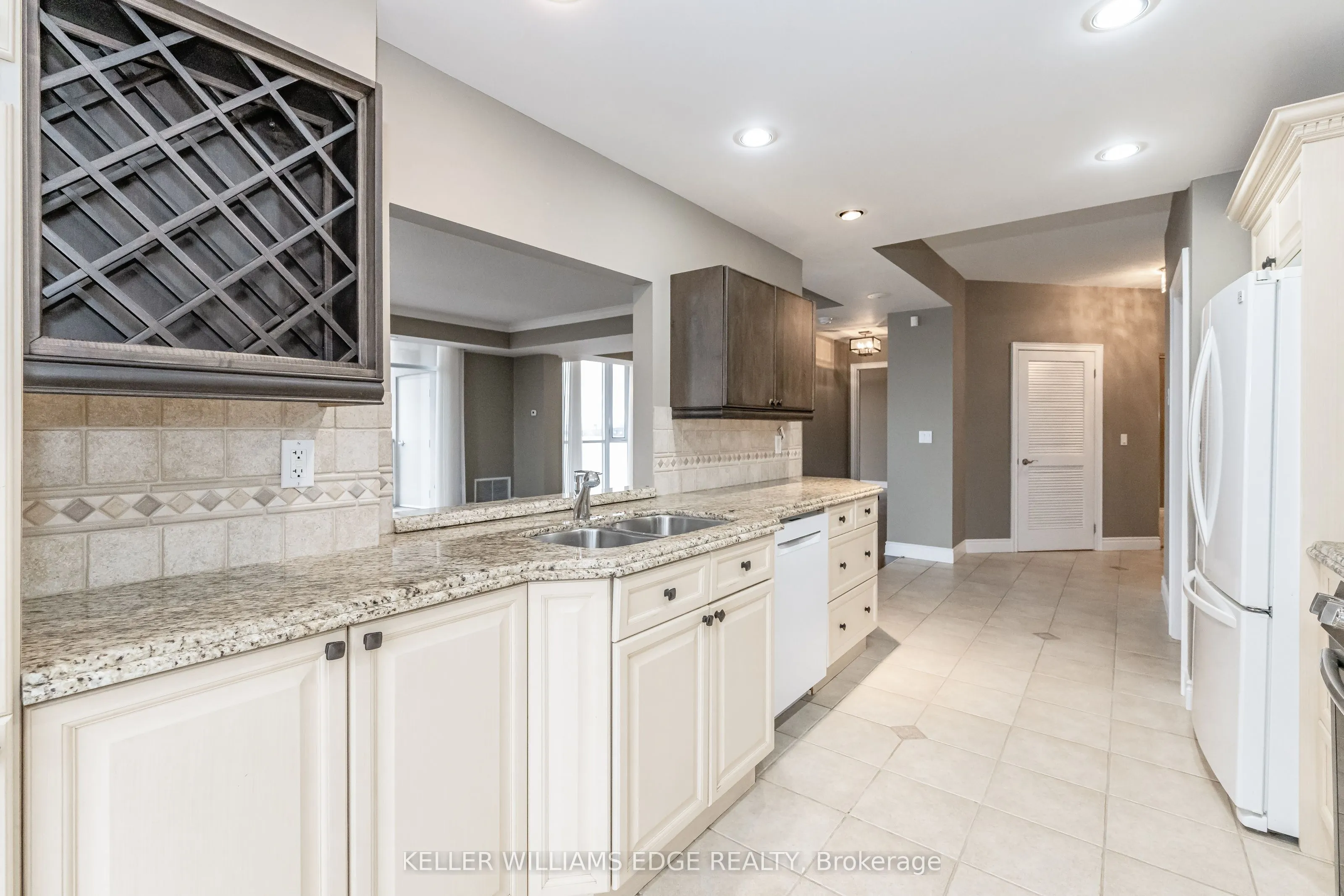 1477 Lakeshore Road, #1003