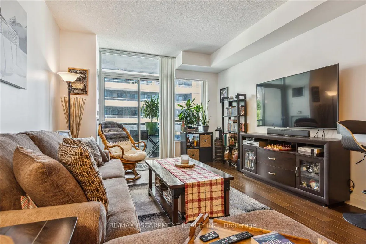 1 Hurontario Street, #316
