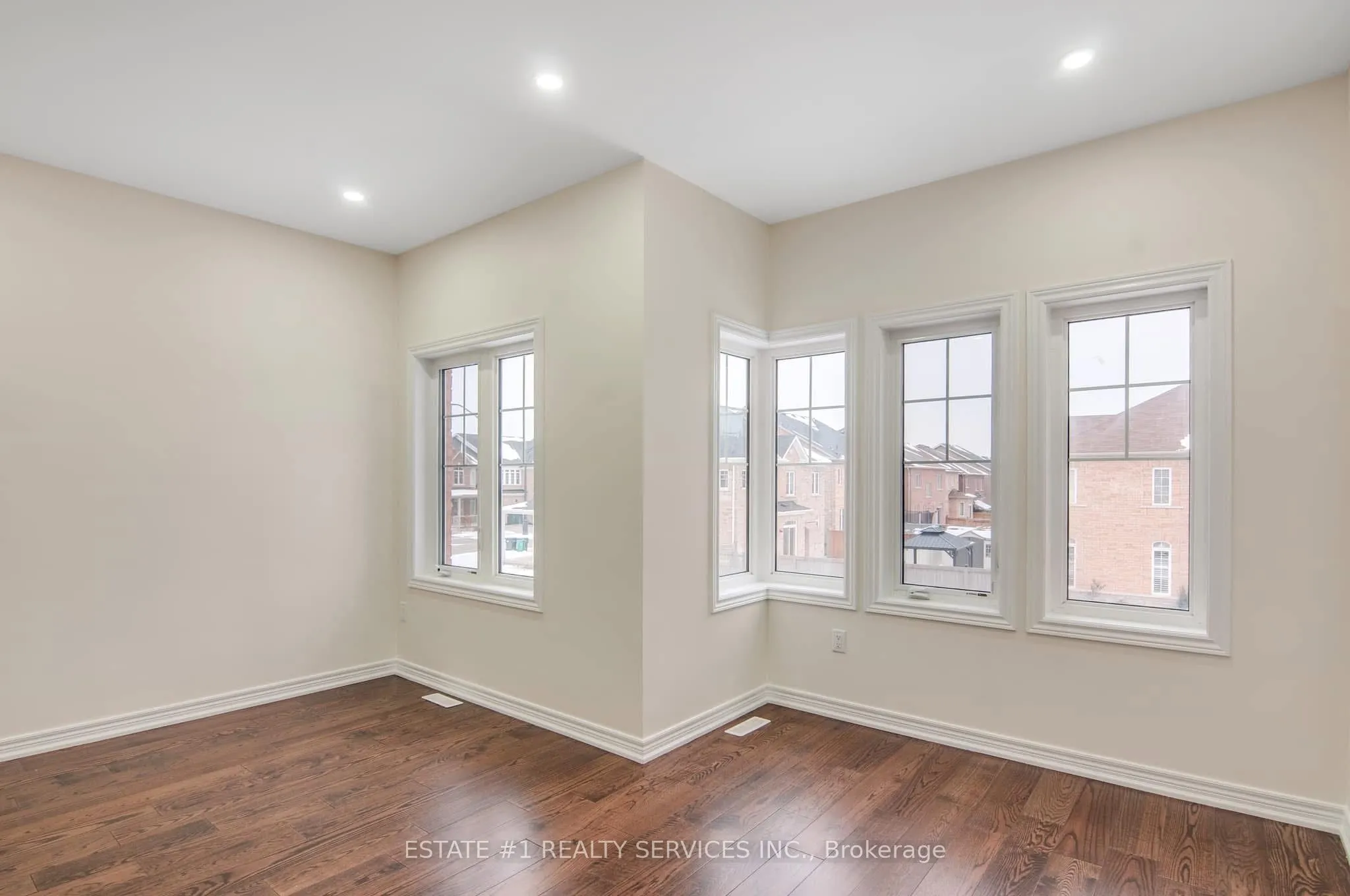 52 Haverstock Crescent
