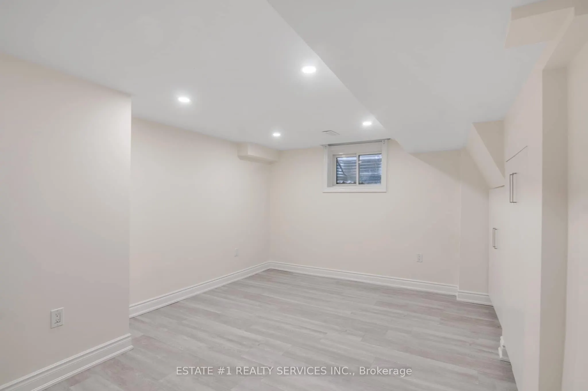 52 Haverstock Crescent