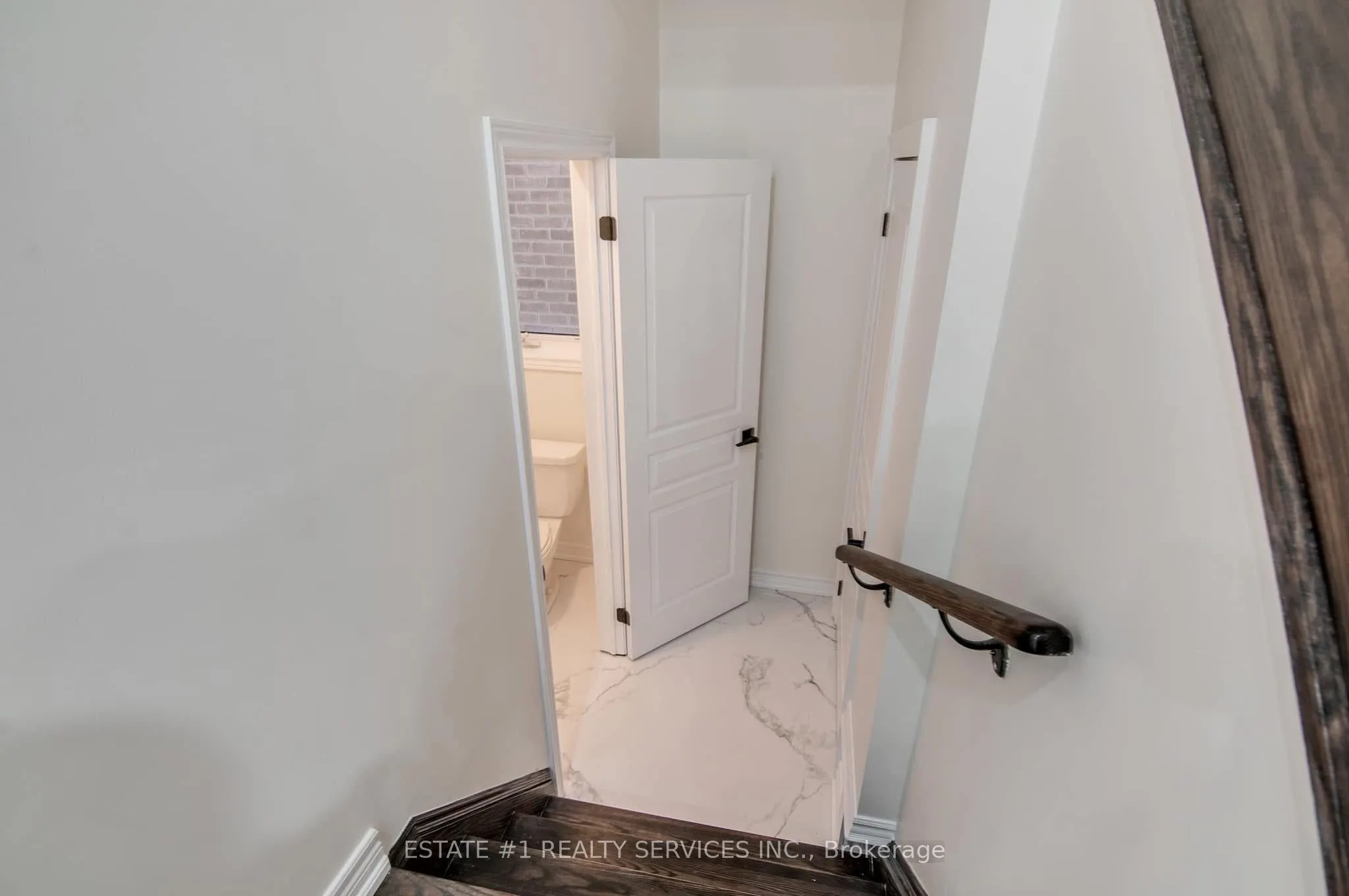 52 Haverstock Crescent