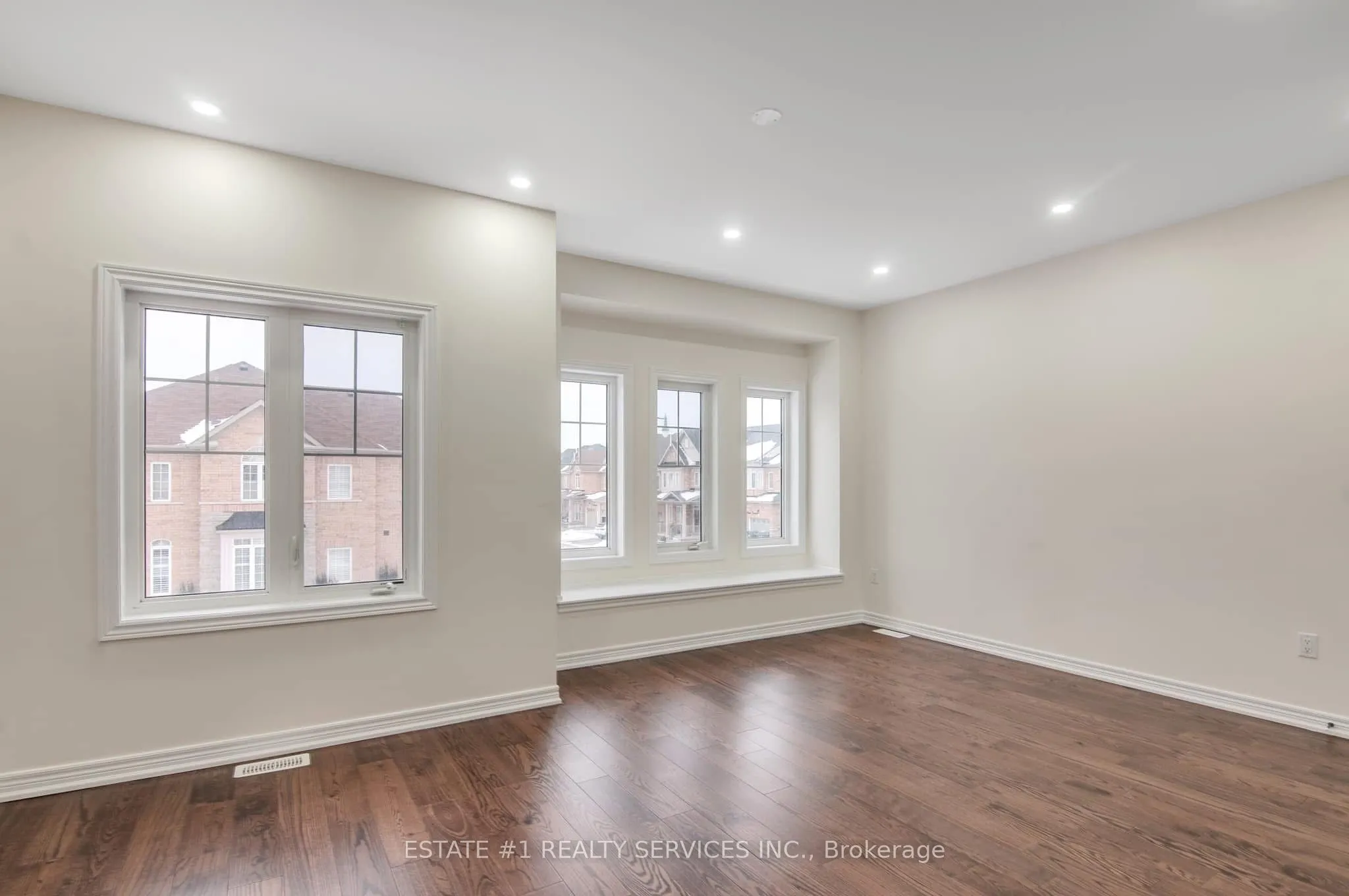 52 Haverstock Crescent