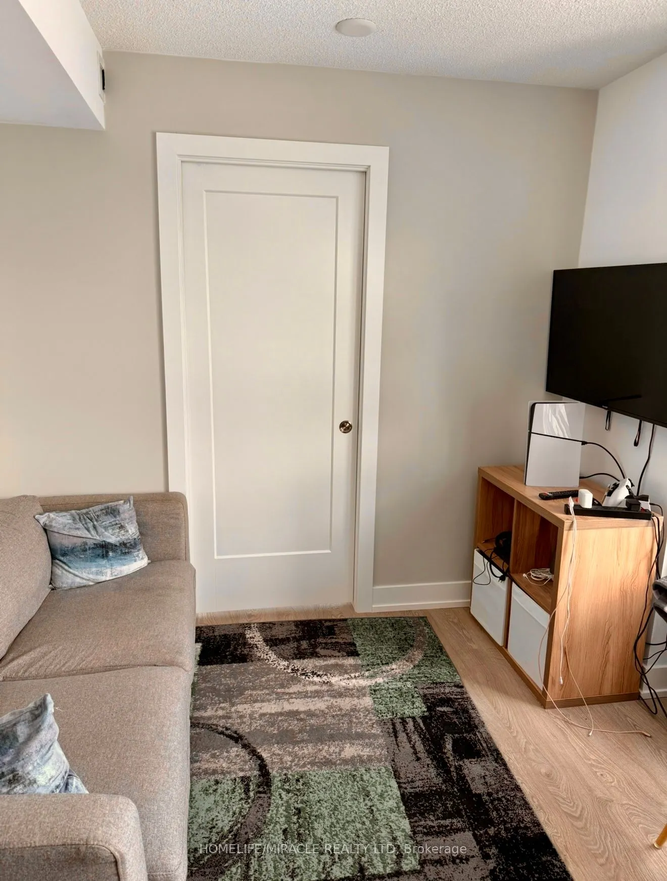 9 Mabelle Avenue, #1123