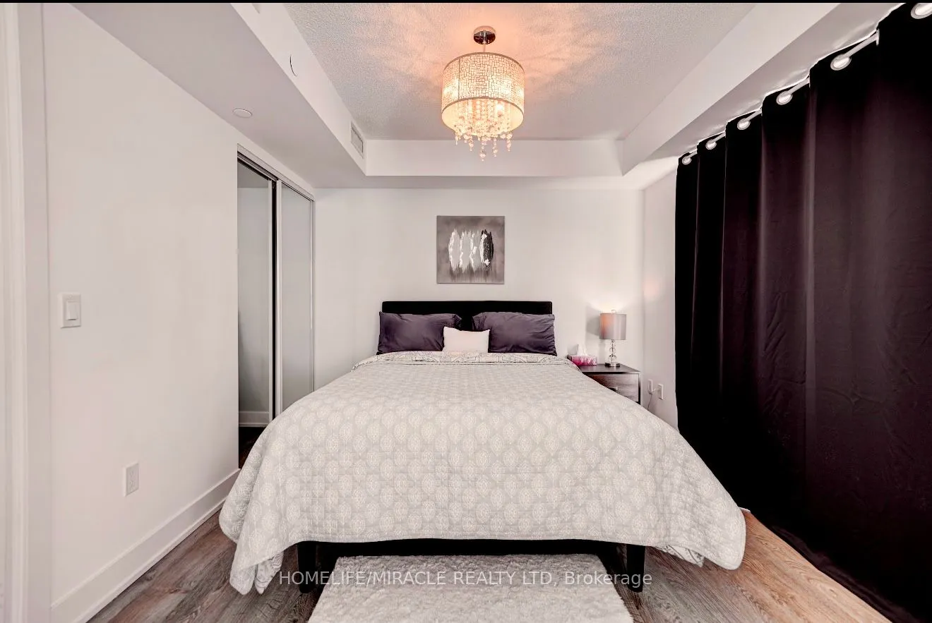 9 Mabelle Avenue, #1123