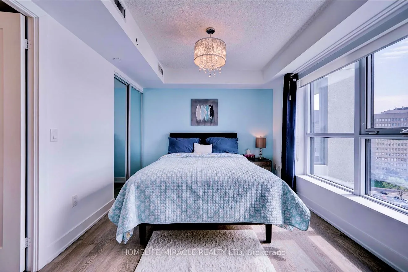 9 Mabelle Avenue, #1123