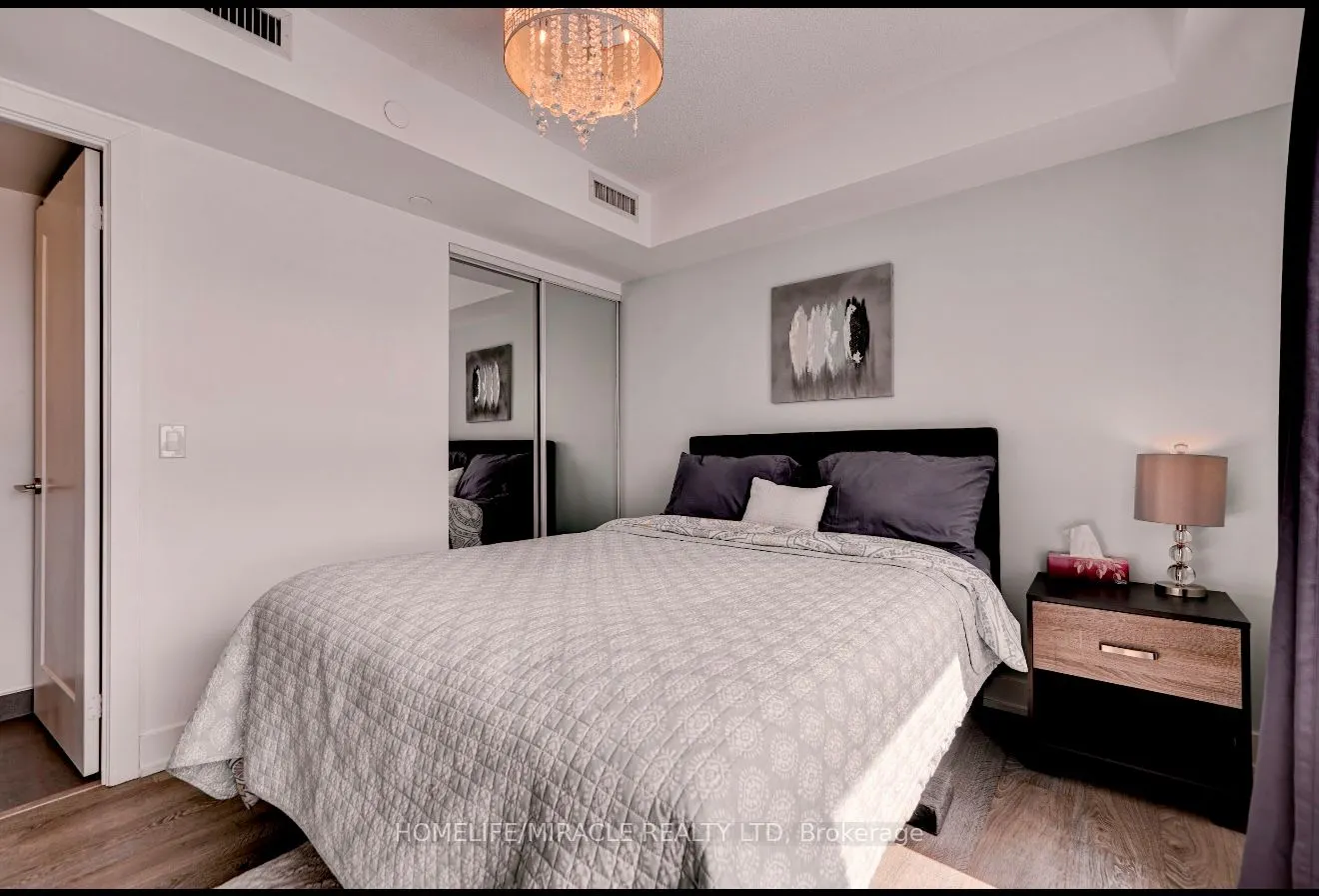 9 Mabelle Avenue, #1123