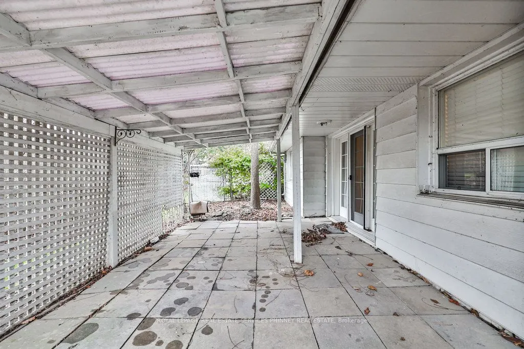 1235 Old River Road
