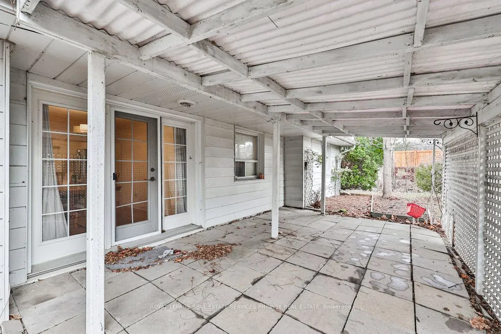 1235 Old River Road