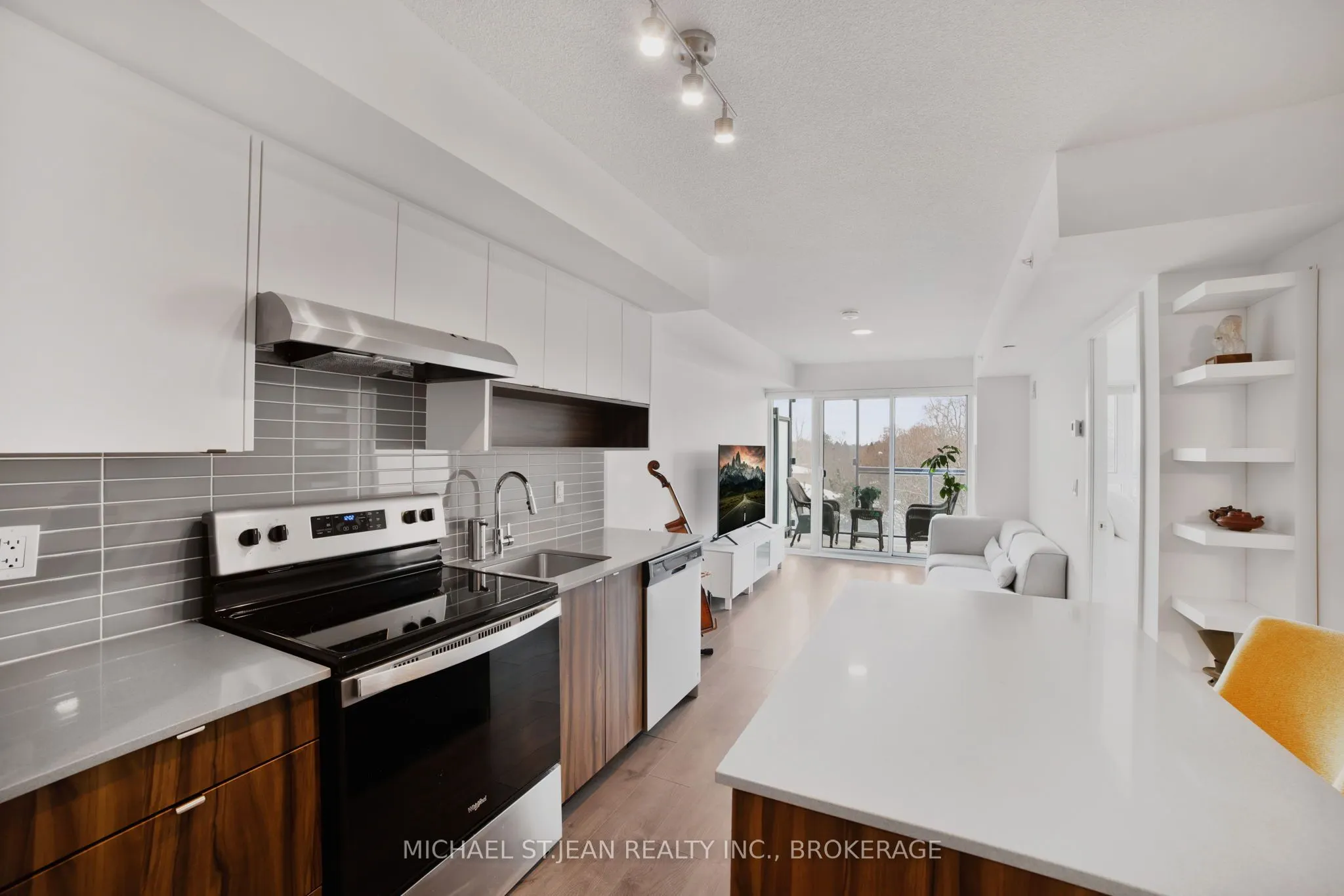 1119 Cooke Boulevard, #B420