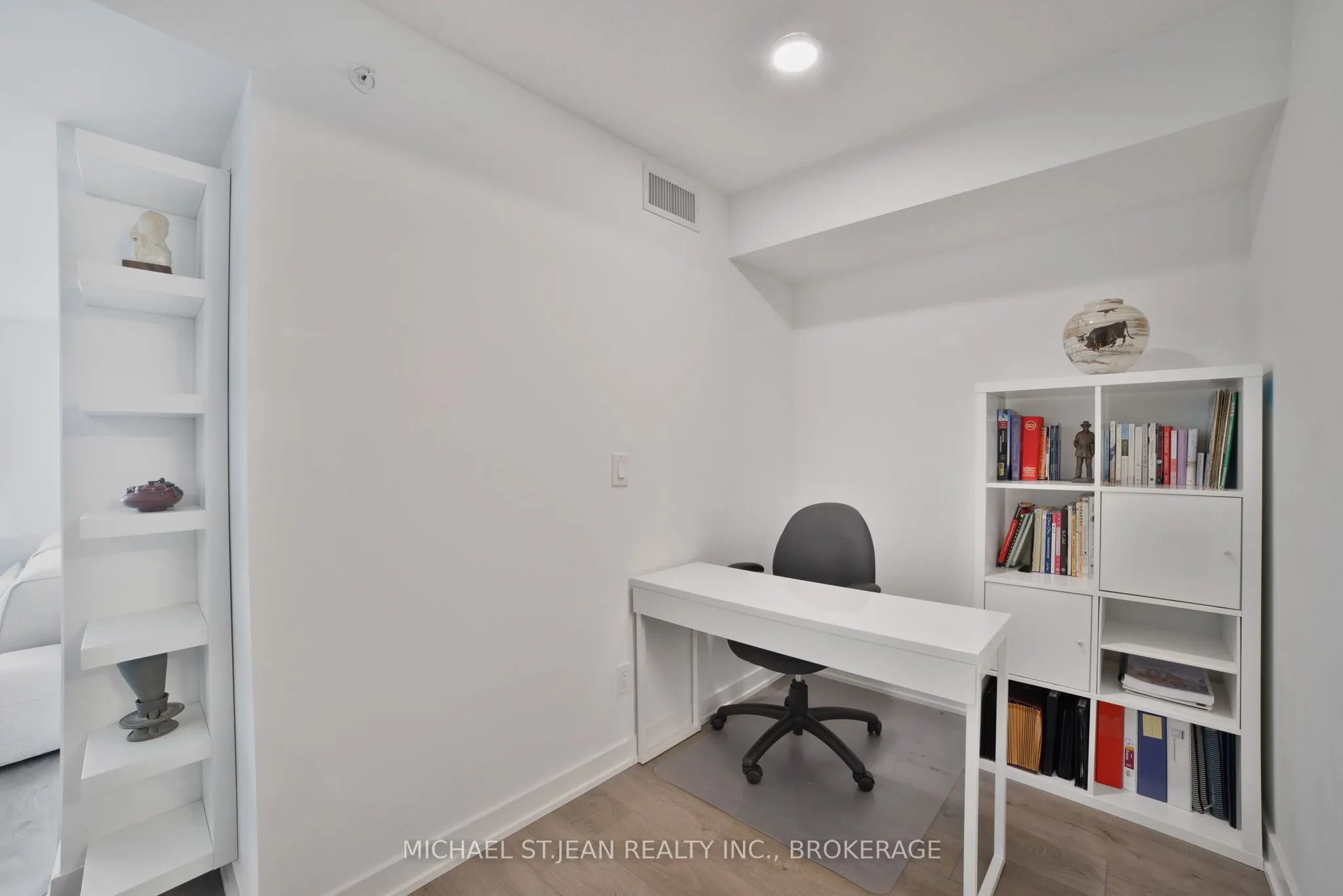 1119 Cooke Boulevard, #B420