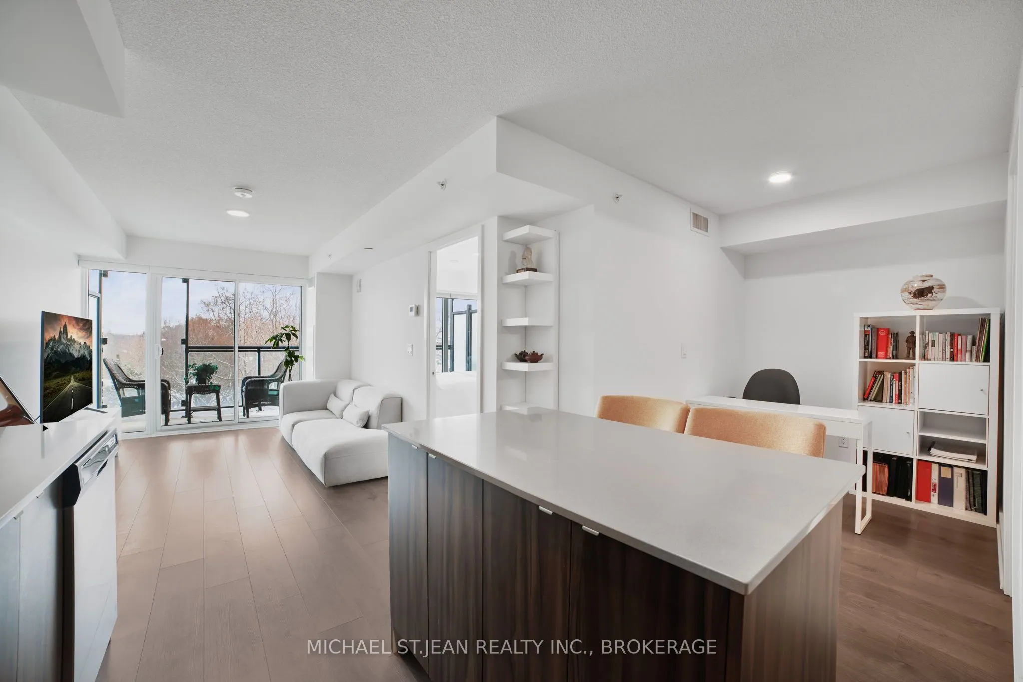 1119 Cooke Boulevard, #B420