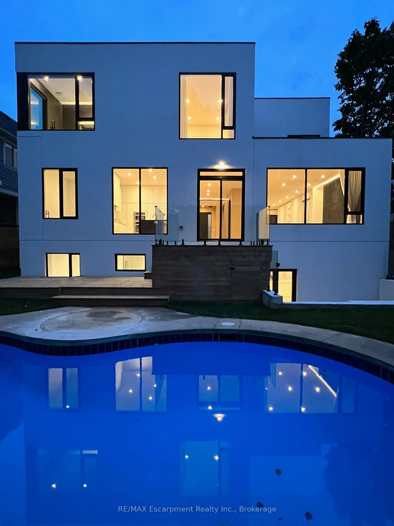 1405 ACTON Crescent