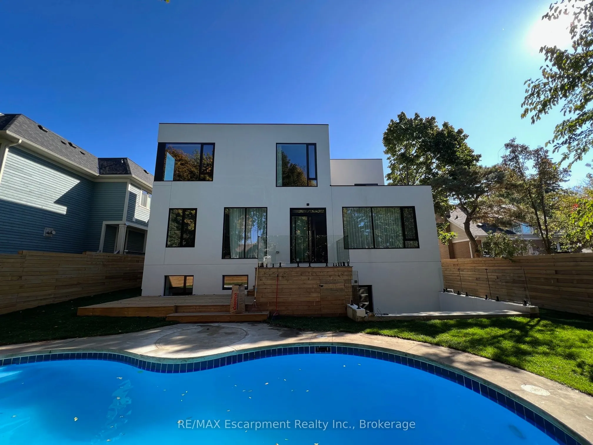 1405 ACTON Crescent