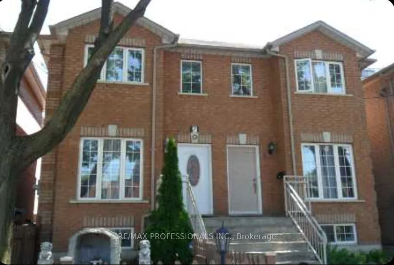 7 Mulock Avenue