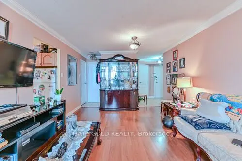 2470 Eglinton Avenue W #706