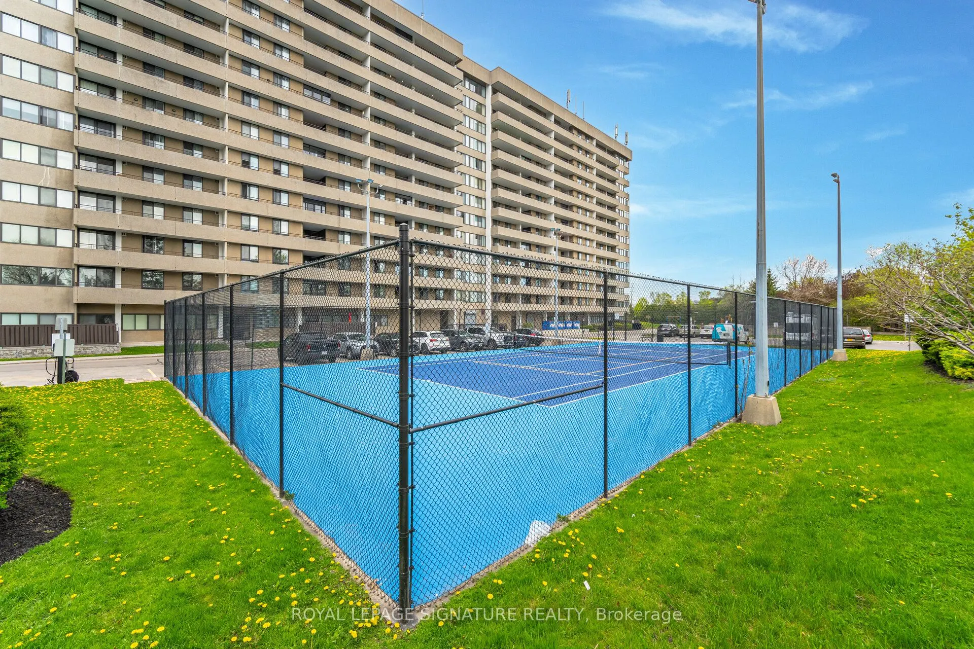 1300 Mississauga Valley Boulevard, #211