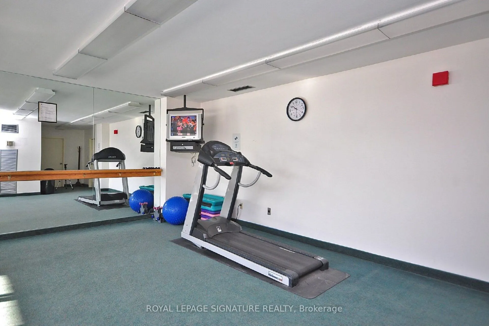 1300 Mississauga Valley Boulevard, #211